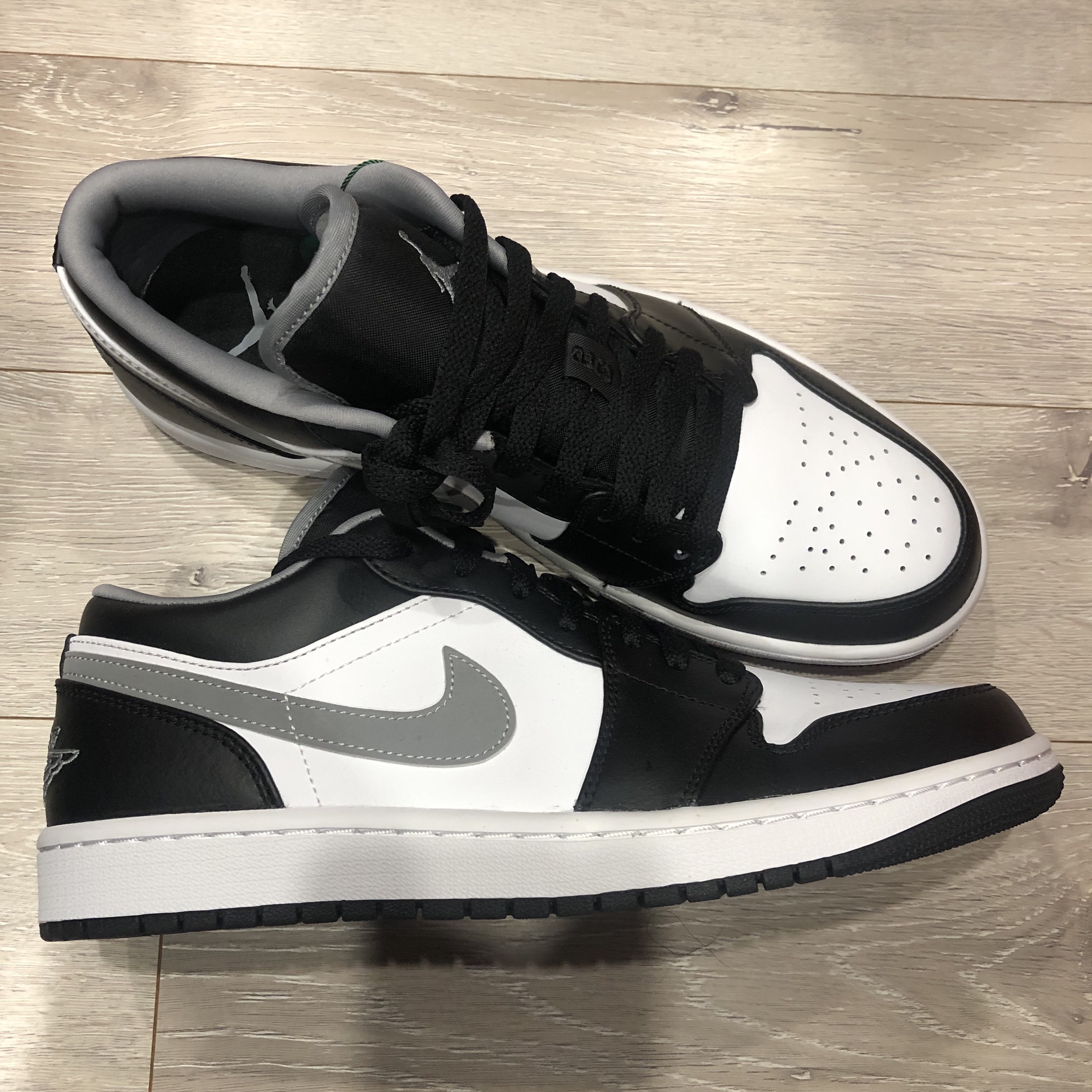 Jordan 1 Low Black Particle Grey 착용 스타일