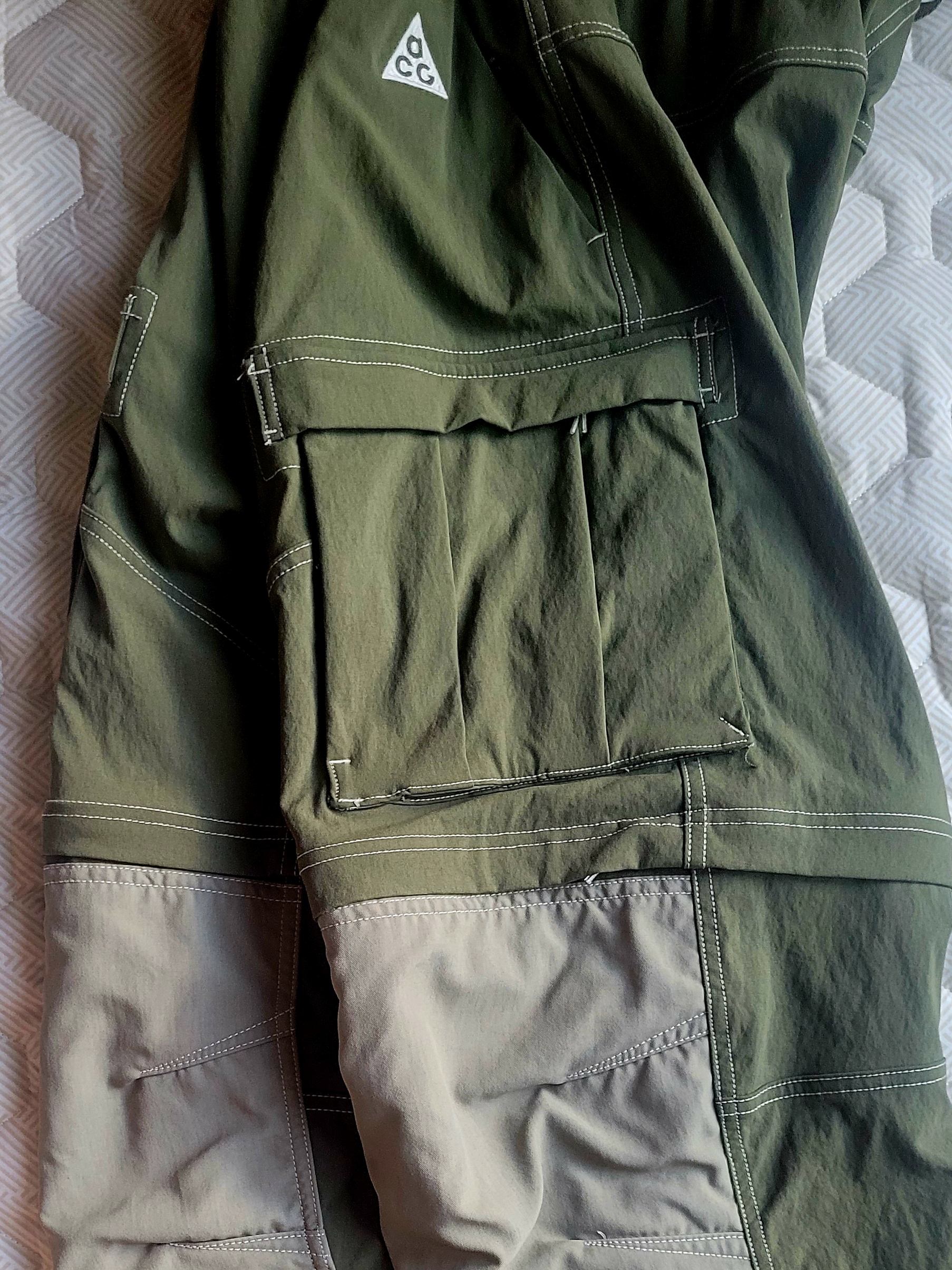 Nike ACG Smith Summit Cargo Pants Medium Olive - Asia 착용 스타일