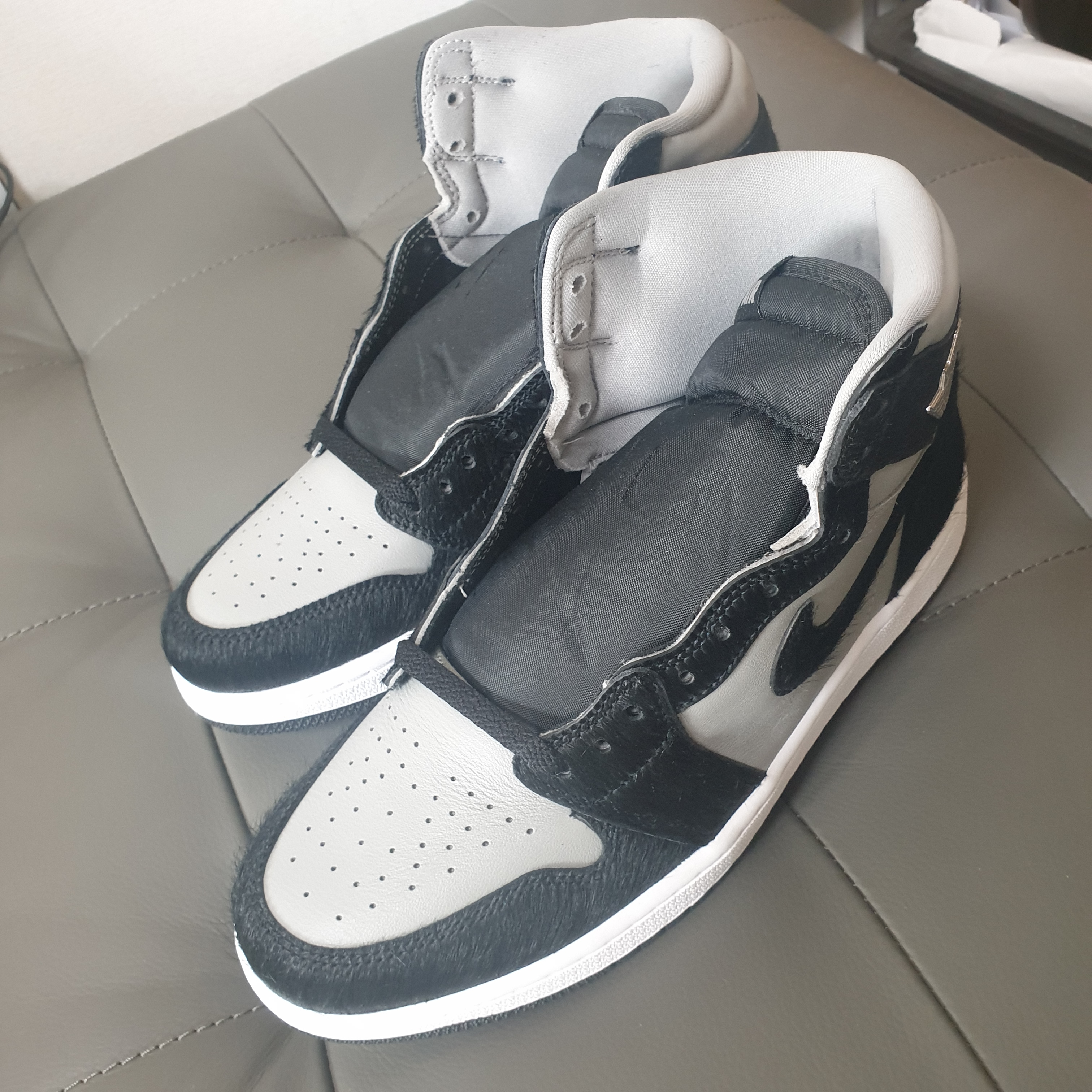 (W) Jordan 1 Retro High OG Medium Grey 착용 스타일 - 2