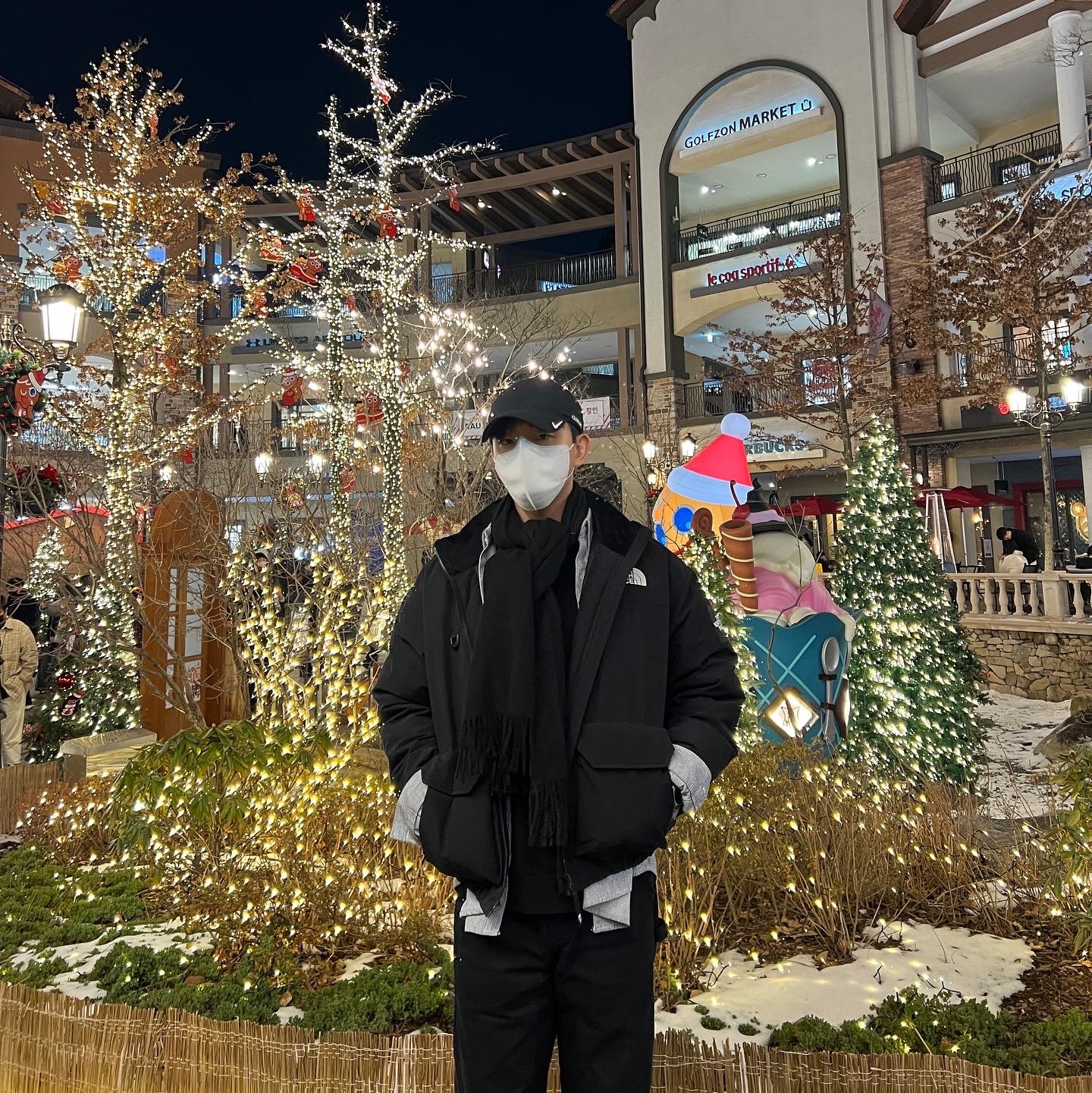 Nike x Drake Nocta Golf Cap Black, The North Face White Label Neilton Down Jacket Black 착용 스타일 - 1