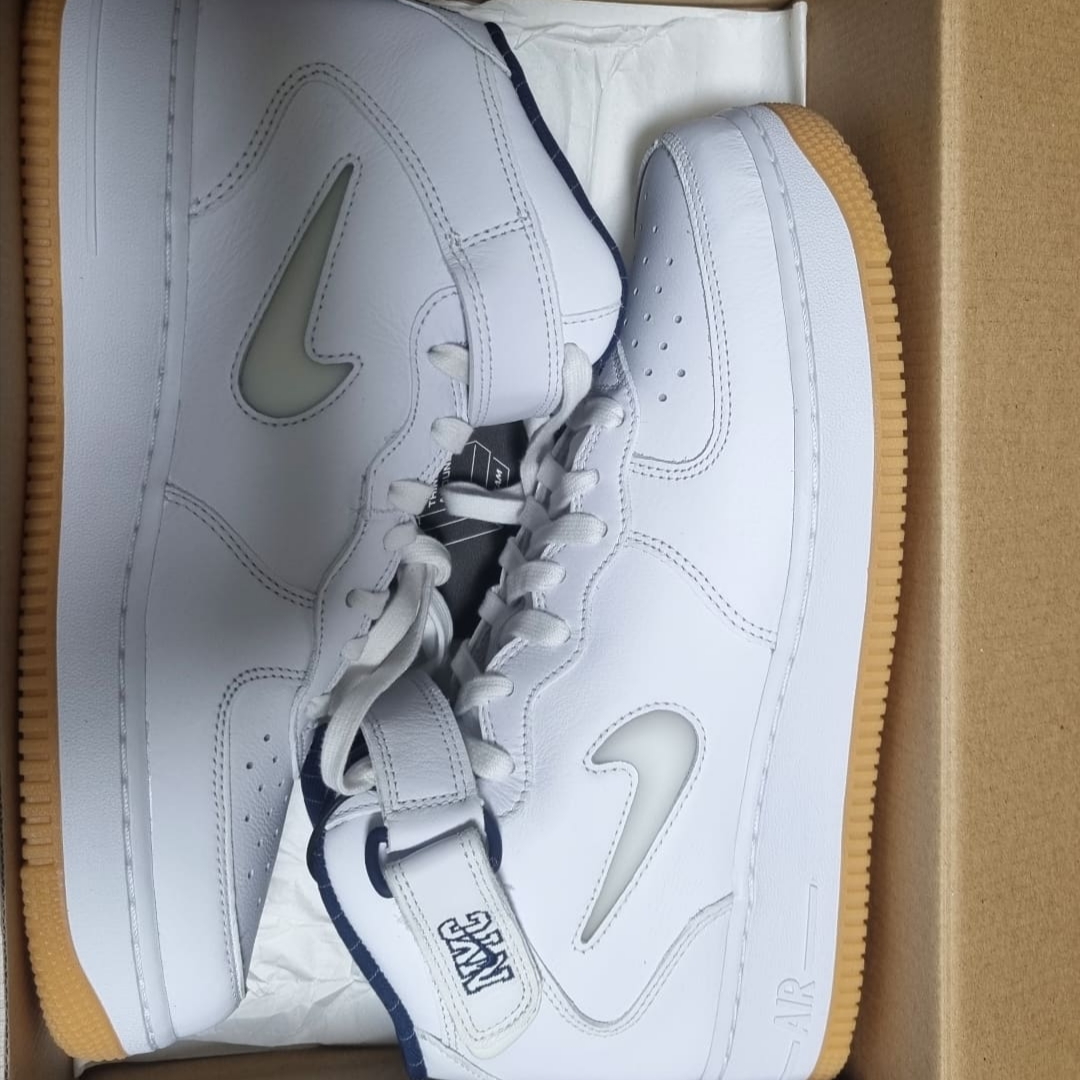 Nike Air Force 1 Mid QS NYC White Midnight Navy 착용 스타일