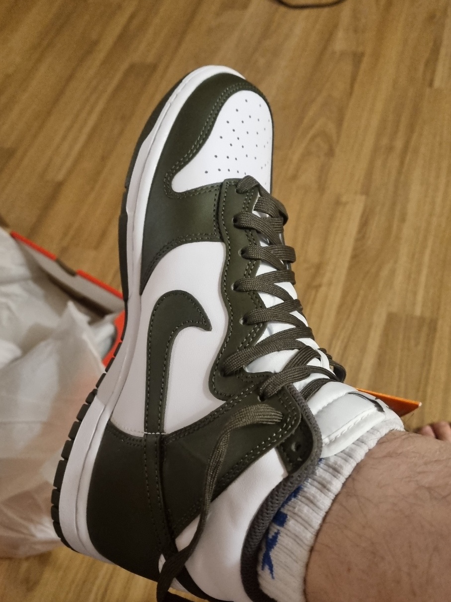 Nike Dunk High Retro Championship Khaki 착용 스타일 - 2