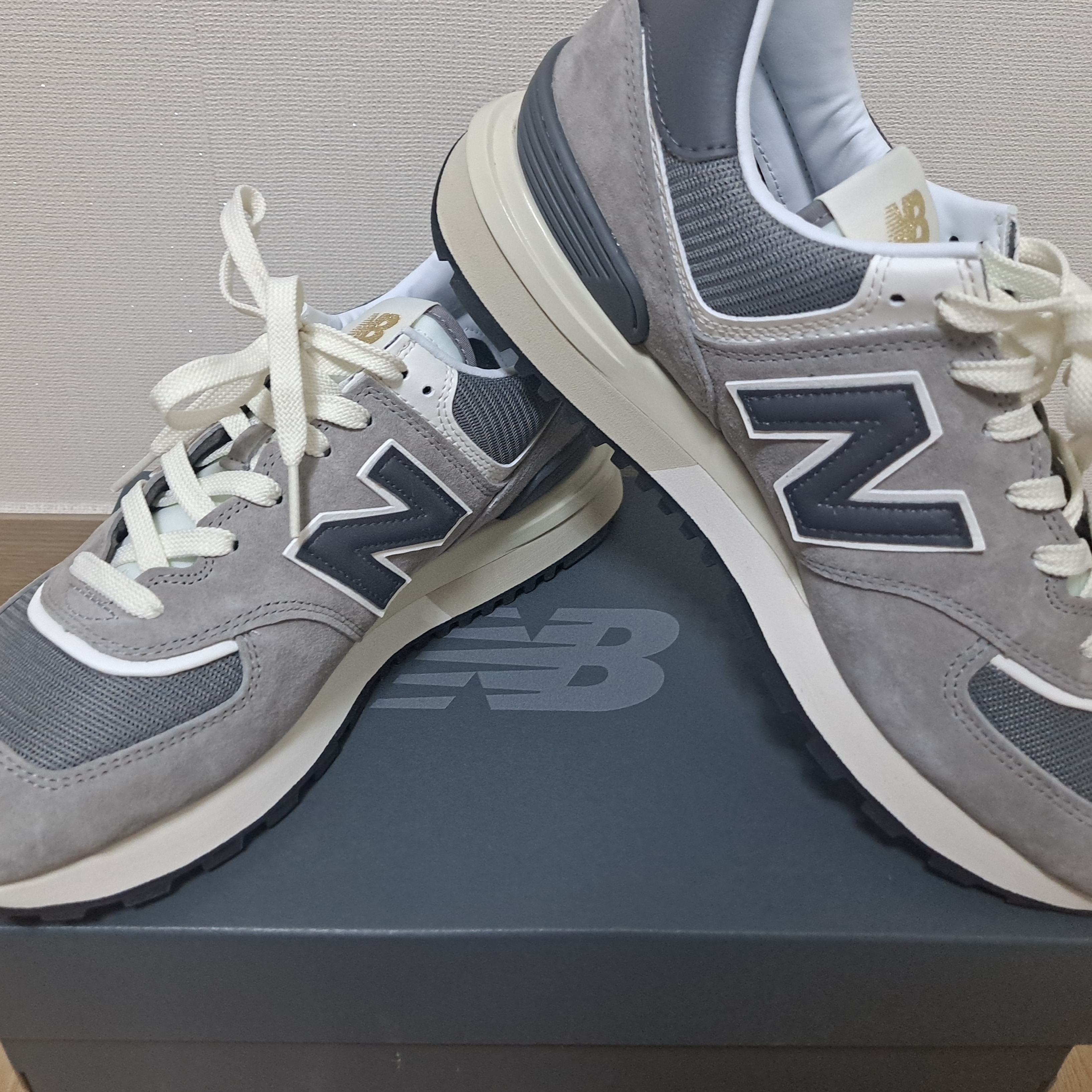 New Balance 574 Legacy Grey 착용 스타일
