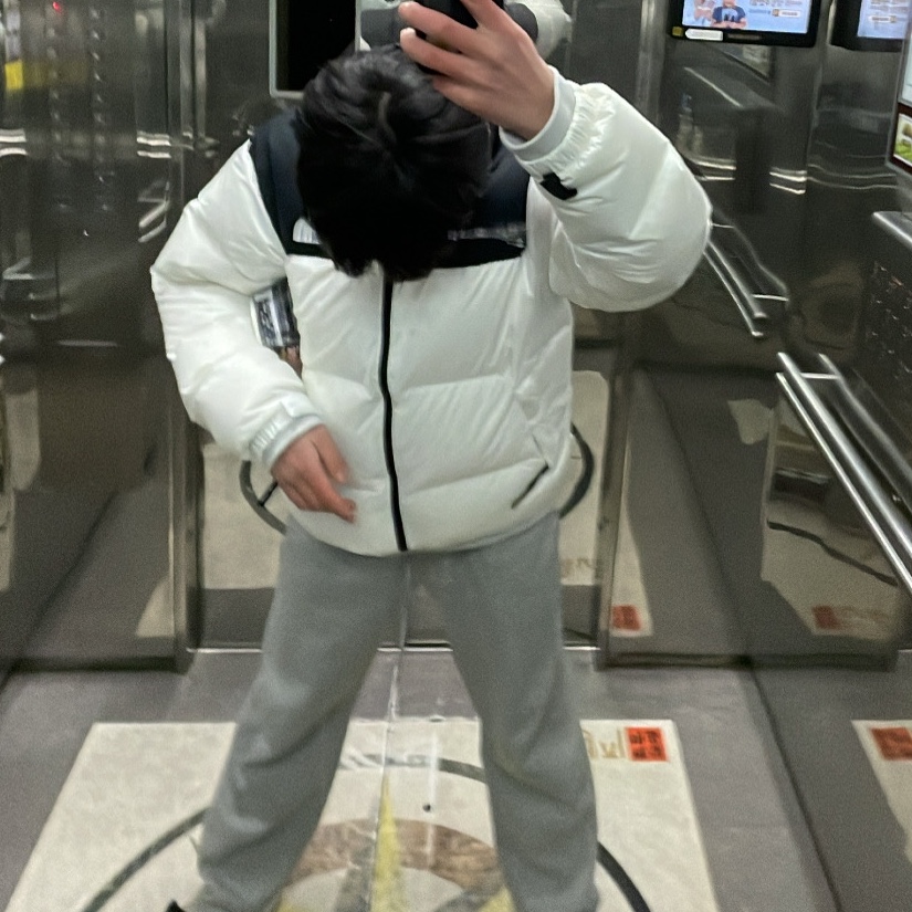 The North Face 1996 Eco Nuptse Jacket White 착용 스타일