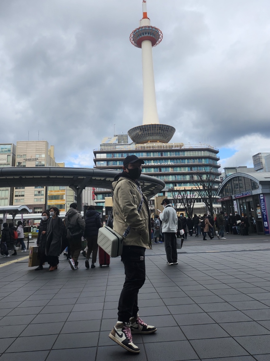 Off-White x Amore Pacific Protection Box (Without Cosmetics), Nike x Travis Scott NRG BH Jacket Limestone - US/EU 착용 스타일