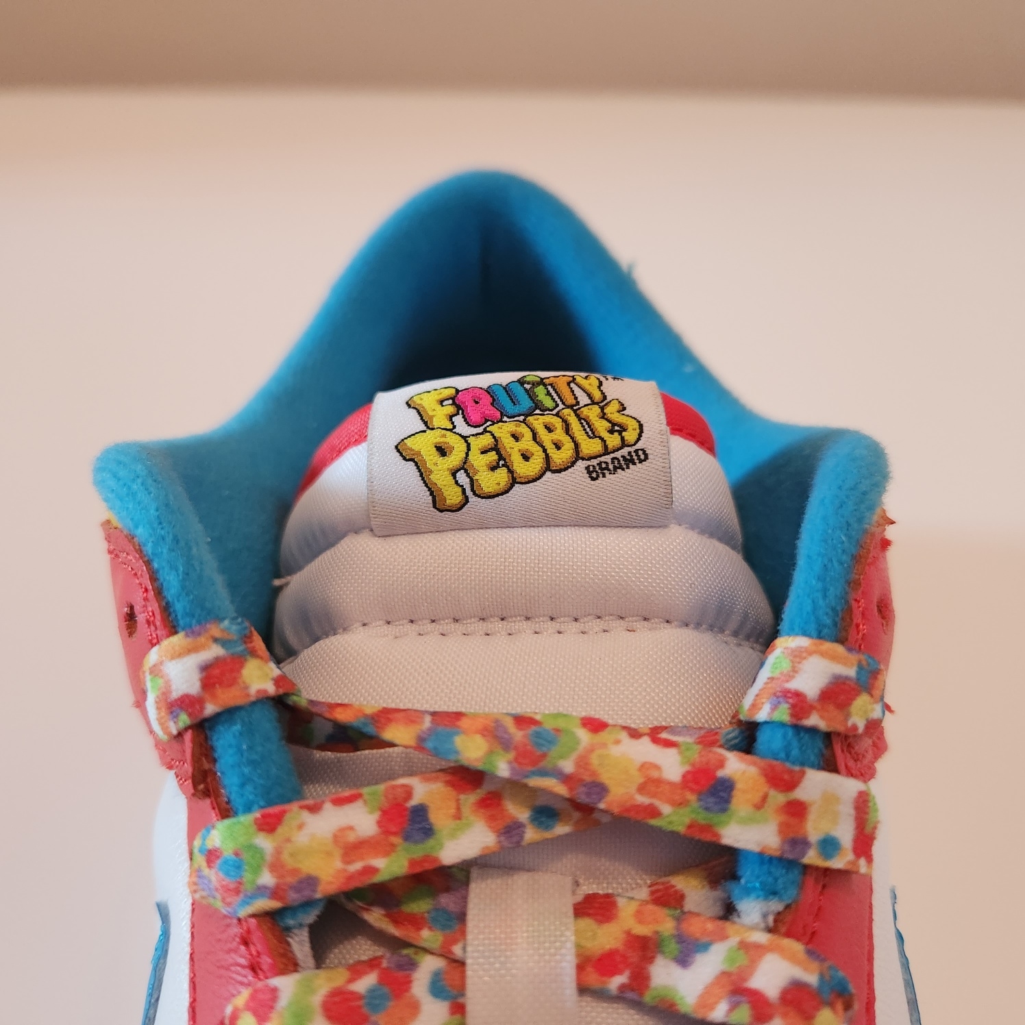 Nike x LeBron James x Fruity Pebbles Dunk Low QS Habanero Red 착용 스타일 - 5