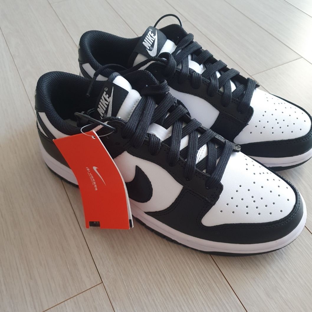 (W) Nike Dunk Low Black 착용 스타일 - 1