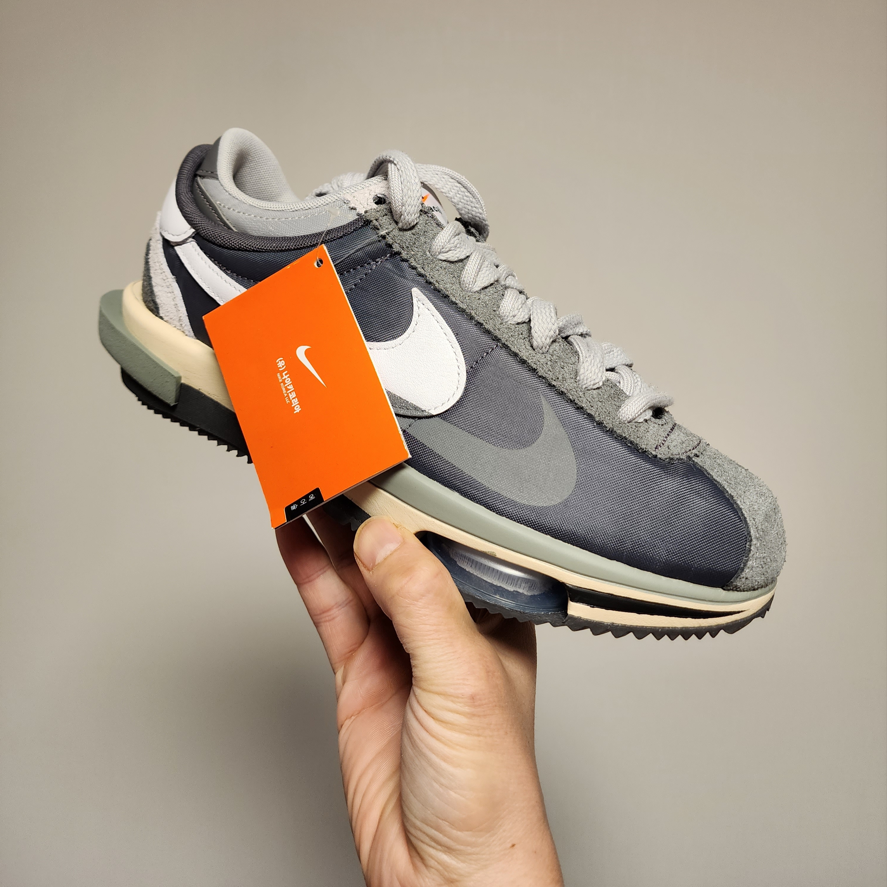 Nike x Sacai Zoom Cortez SP Iron Grey 착용 스타일 - 1