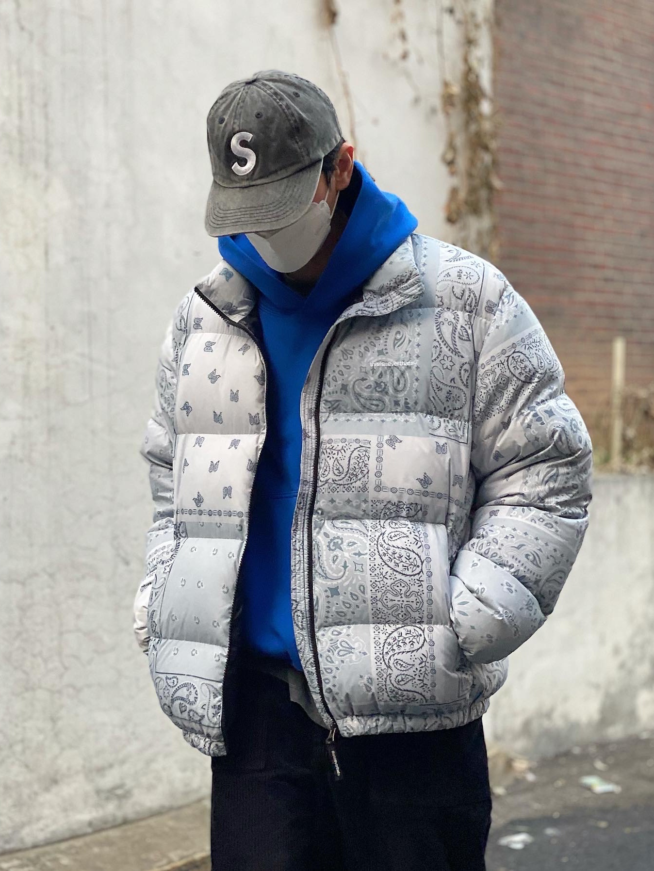 Supreme Pigment Print S Logo 6-Panel Black - 20SS, Yeezy Gap Hoodie Blue 착용 스타일 - 4