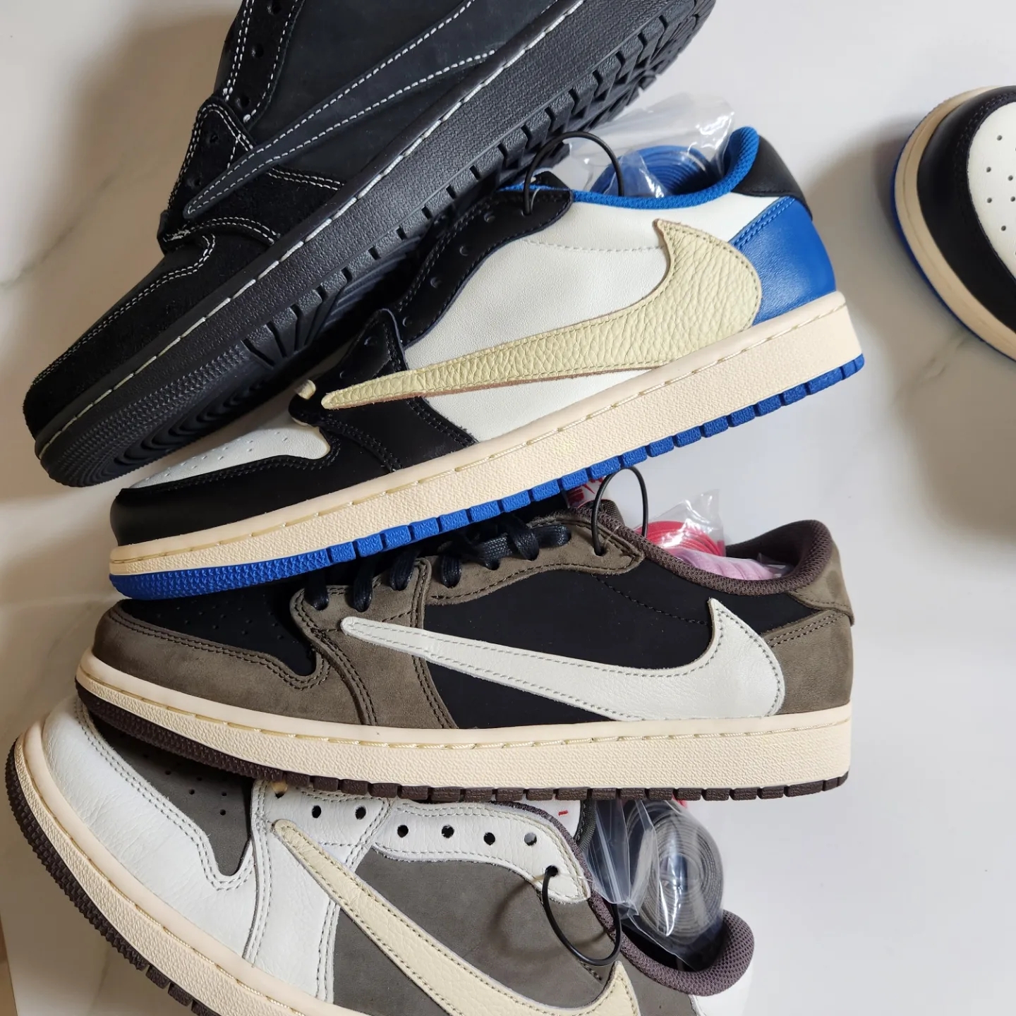 Jordan 1 x Travis Scott Retro Low OG SP Black Phantom, Jordan 1 x Travis Scott Retro Low OG SP Sail and Ridgerock 착용 스타일