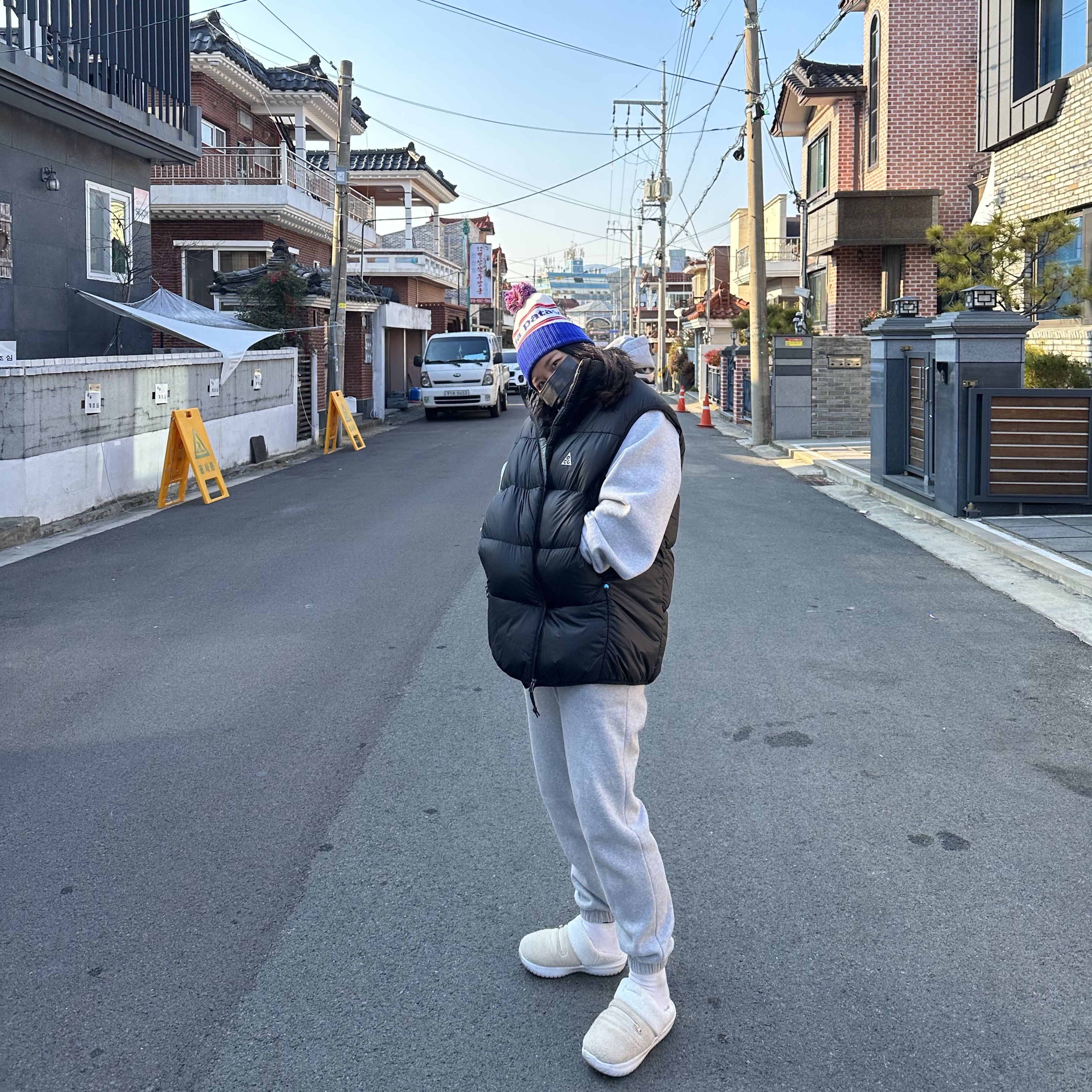 Nike ACG Therma-Fit ADV Lunar Lake Puffer Vest Black - US/EU, (W) Nike Burrow SE Sanddrift Summit White 착용 스타일