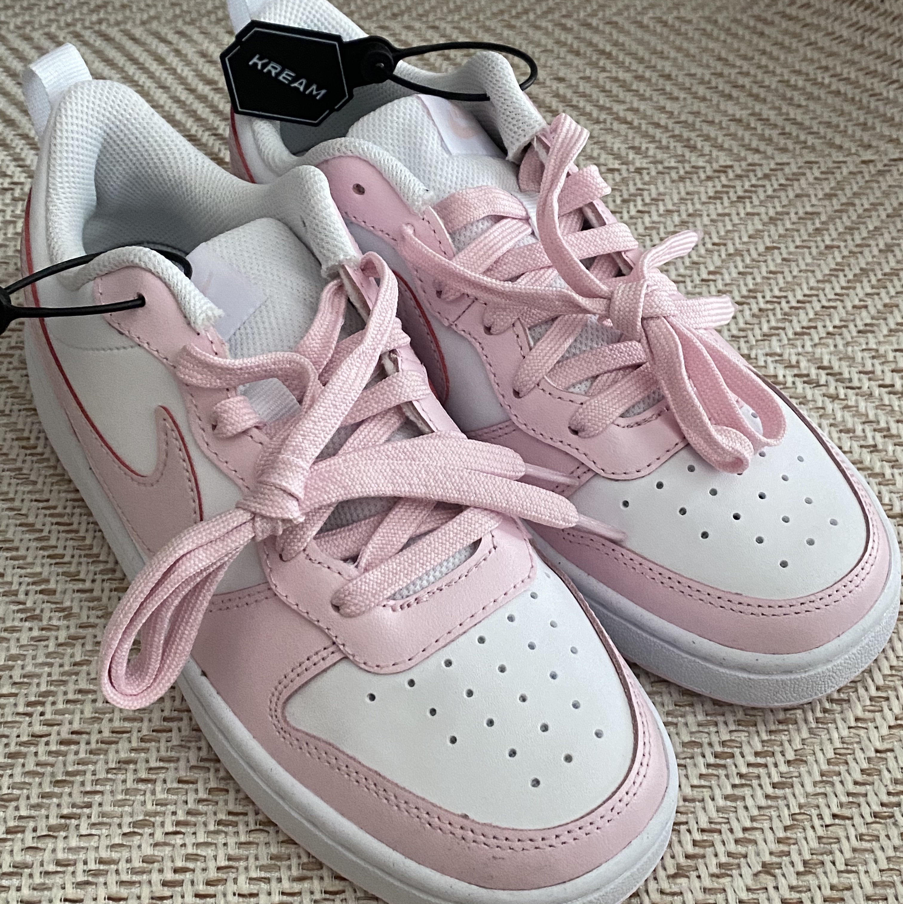 (GS) Nike Court Borough 2 SE White Pink Foam 착용 스타일