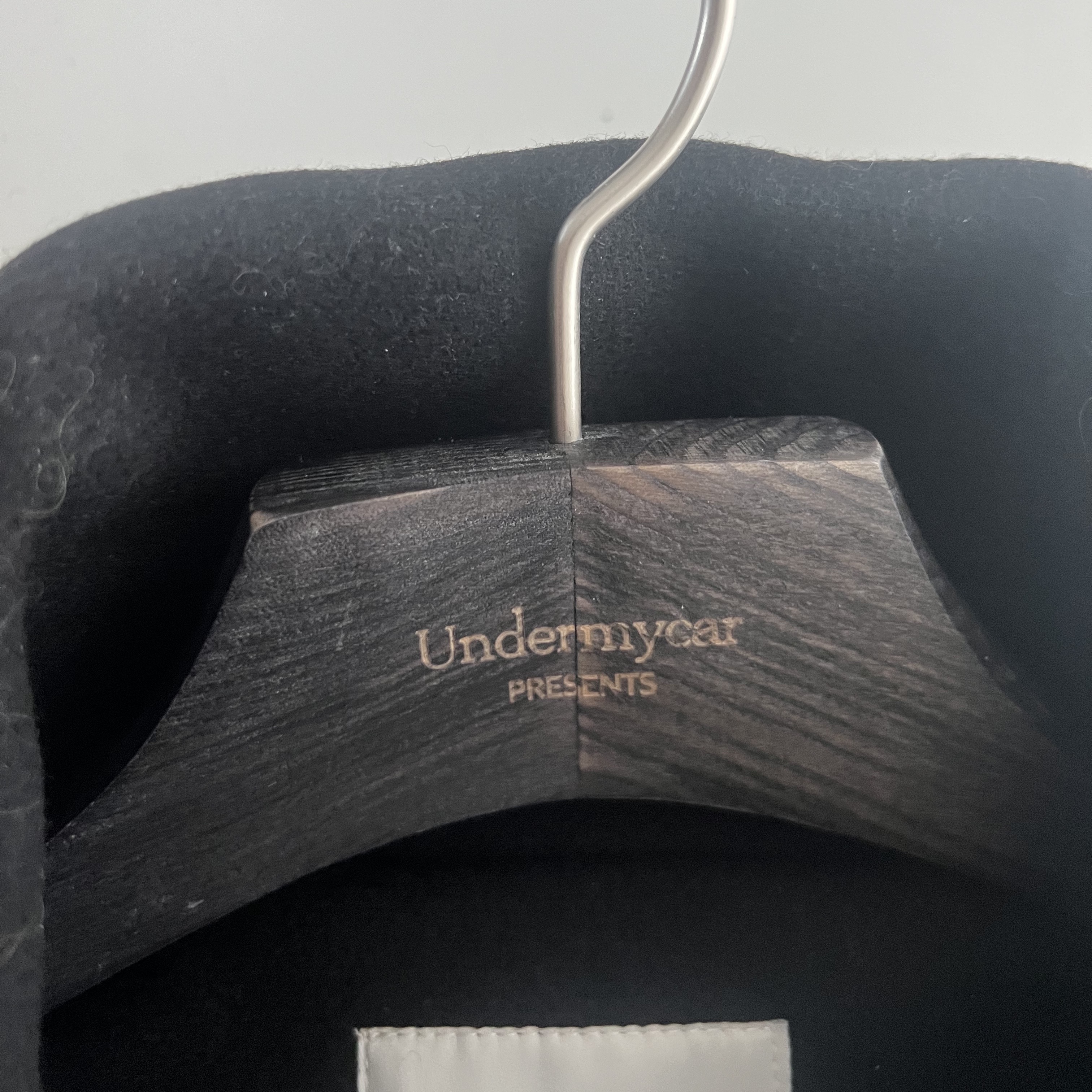 Undermycar Legion.02 Balmacaan Oversized Wool Coat Black 착용 스타일 - 3