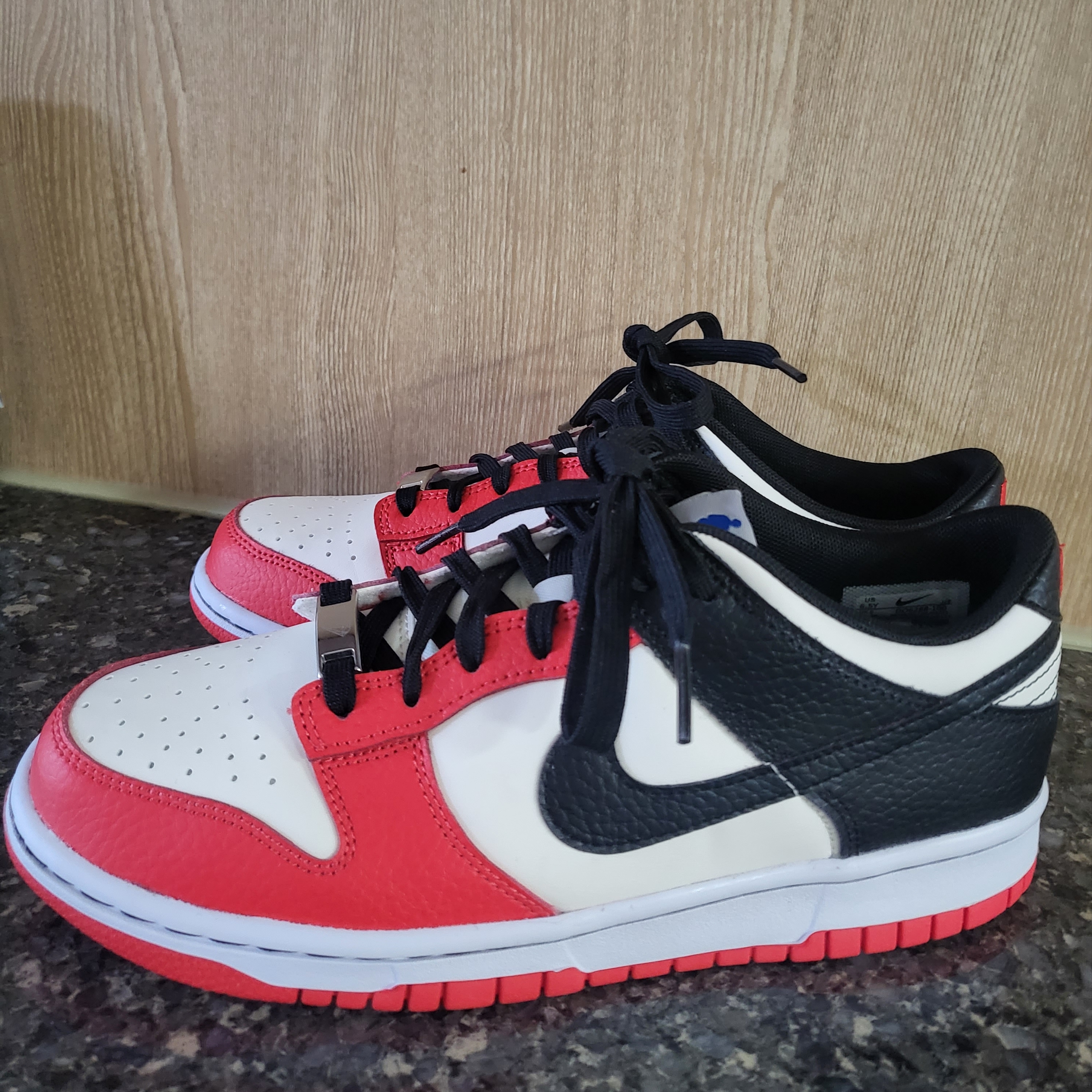 (GS) Nike x NBA Dunk Low Black and Chile Red 착용 스타일
