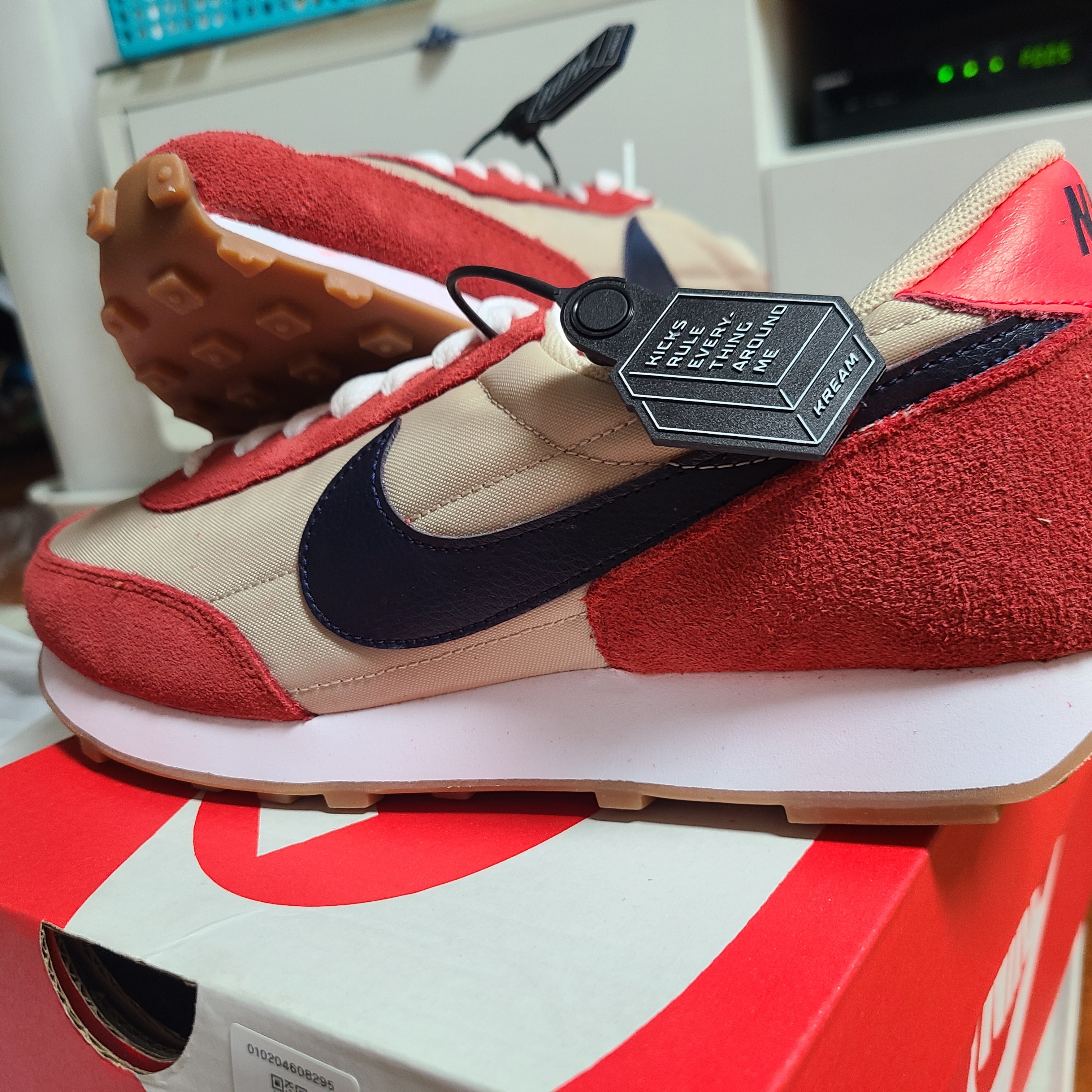 (W) Nike Daybreak Cinnabar 착용 스타일 - 1