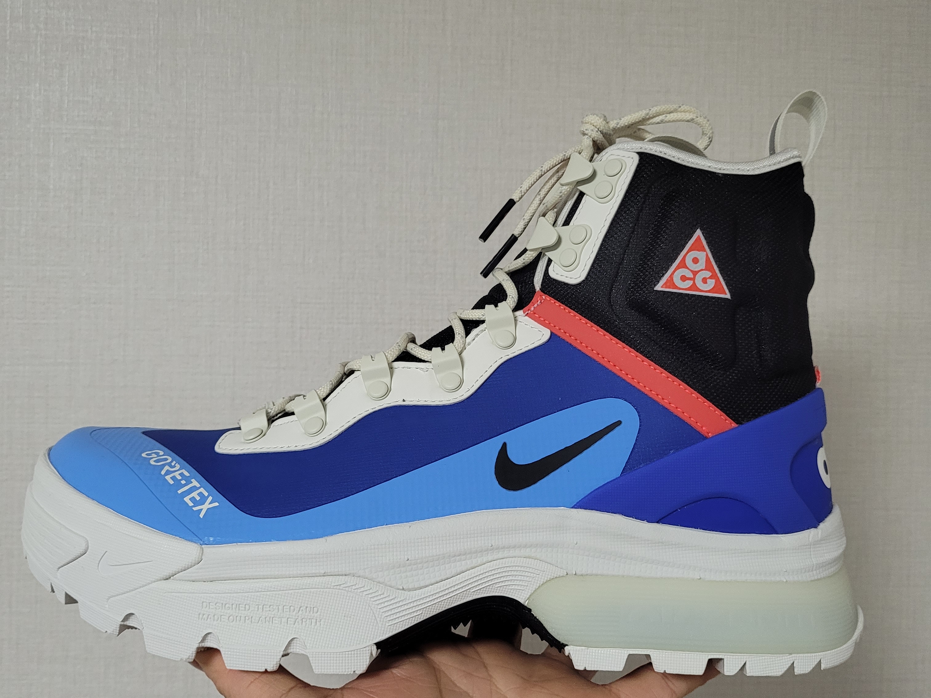 Nike ACG Air Zoom Gaiadome Gore-Tex Hyper Royal 착용 스타일