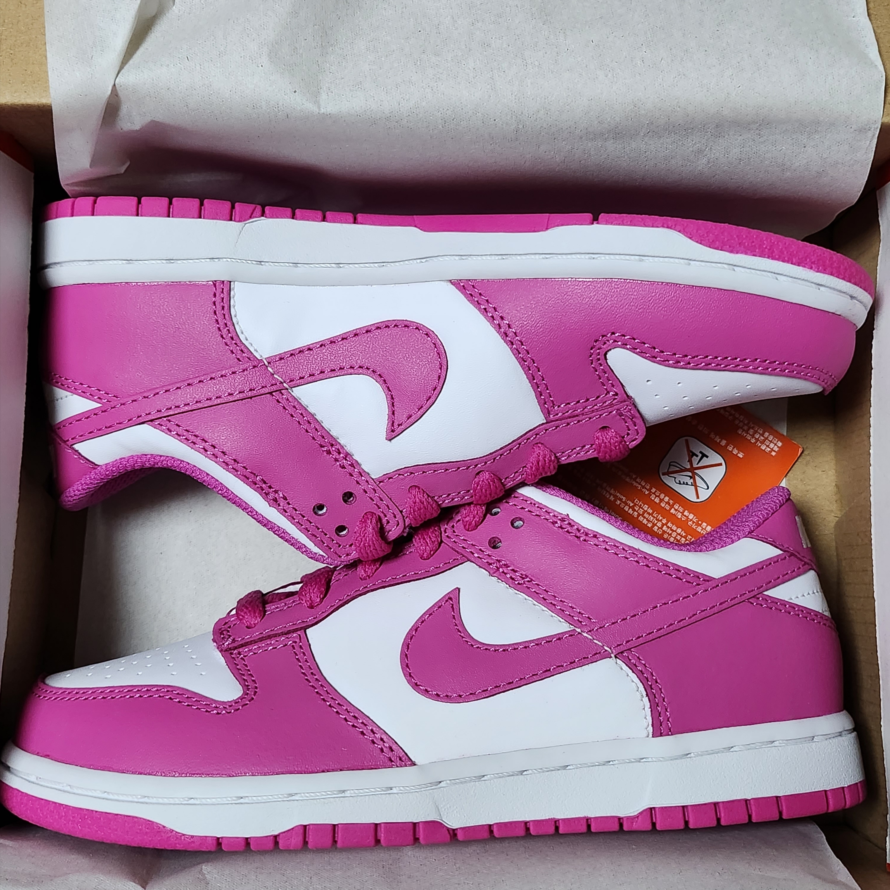 (PS) Nike Dunk Low White Active Fuchsia 착용 스타일