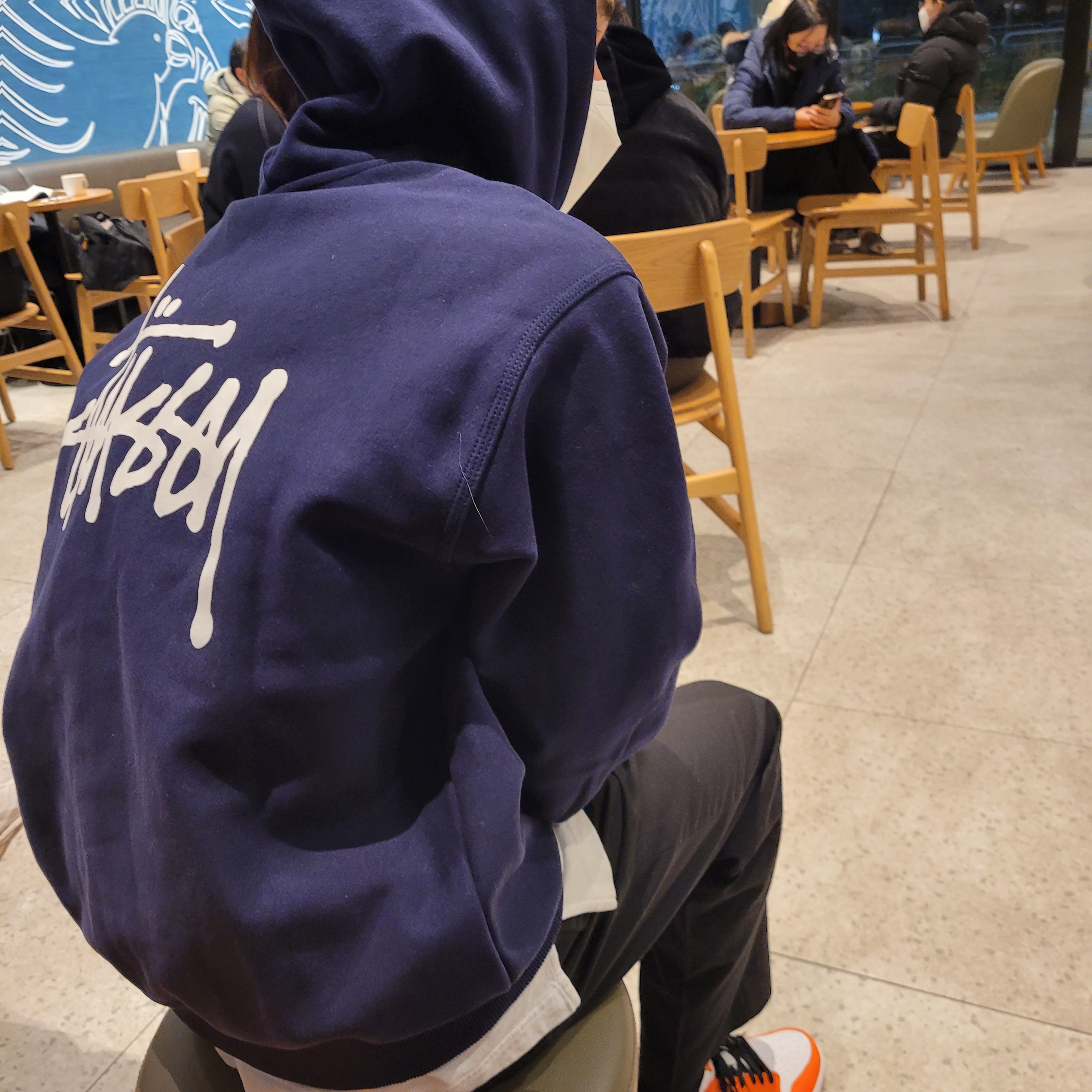 Stussy Basic Stussy Hoodie Navy 2022, Jordan 1 Low OG Starfish 착용 스타일 - 1
