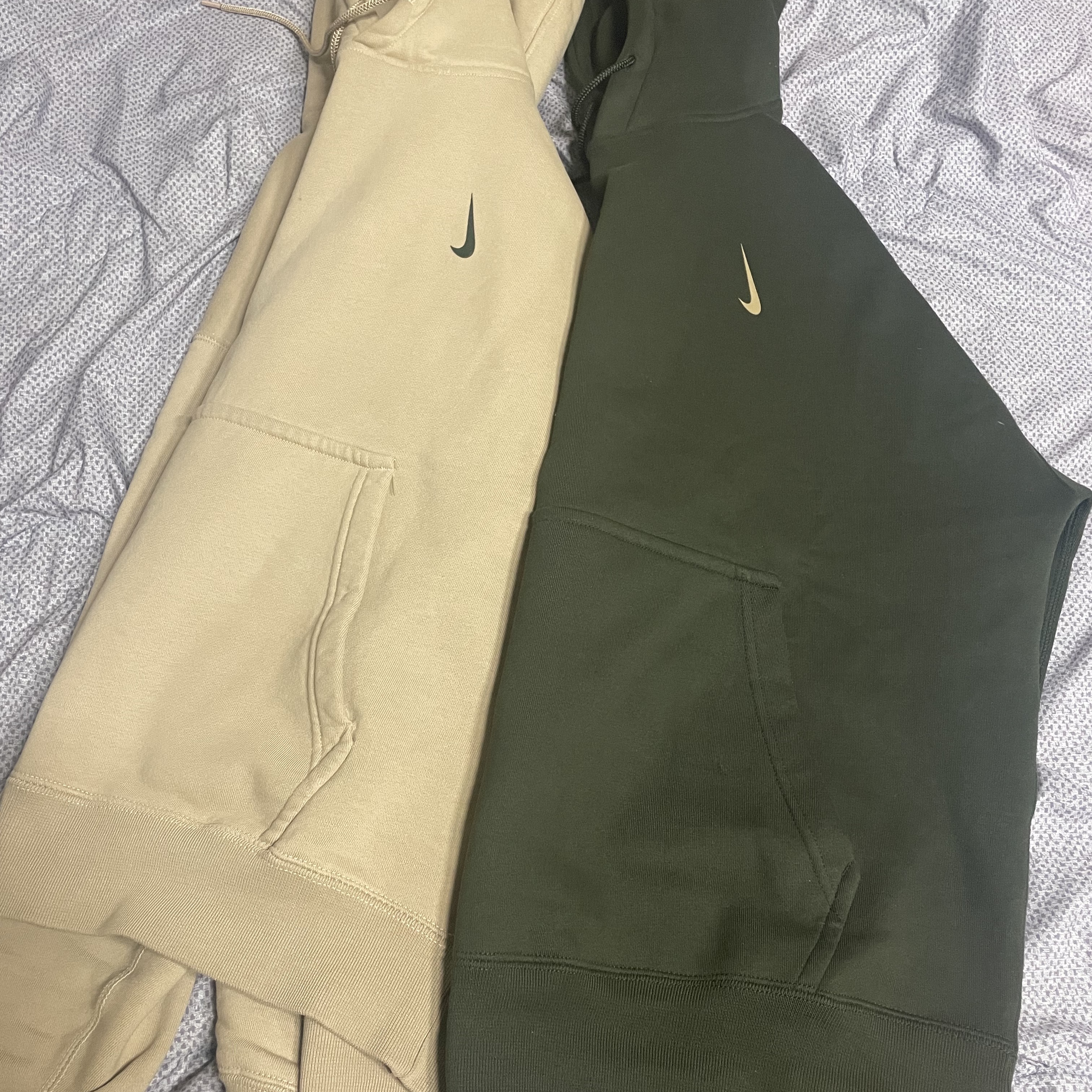 Nike x Billie Eilish NRG Fleece Hoodie Sequoia - Asia, Nike x Billie Eilish NRG Fleece Hoodie Mushroom - Asia 착용 스타일