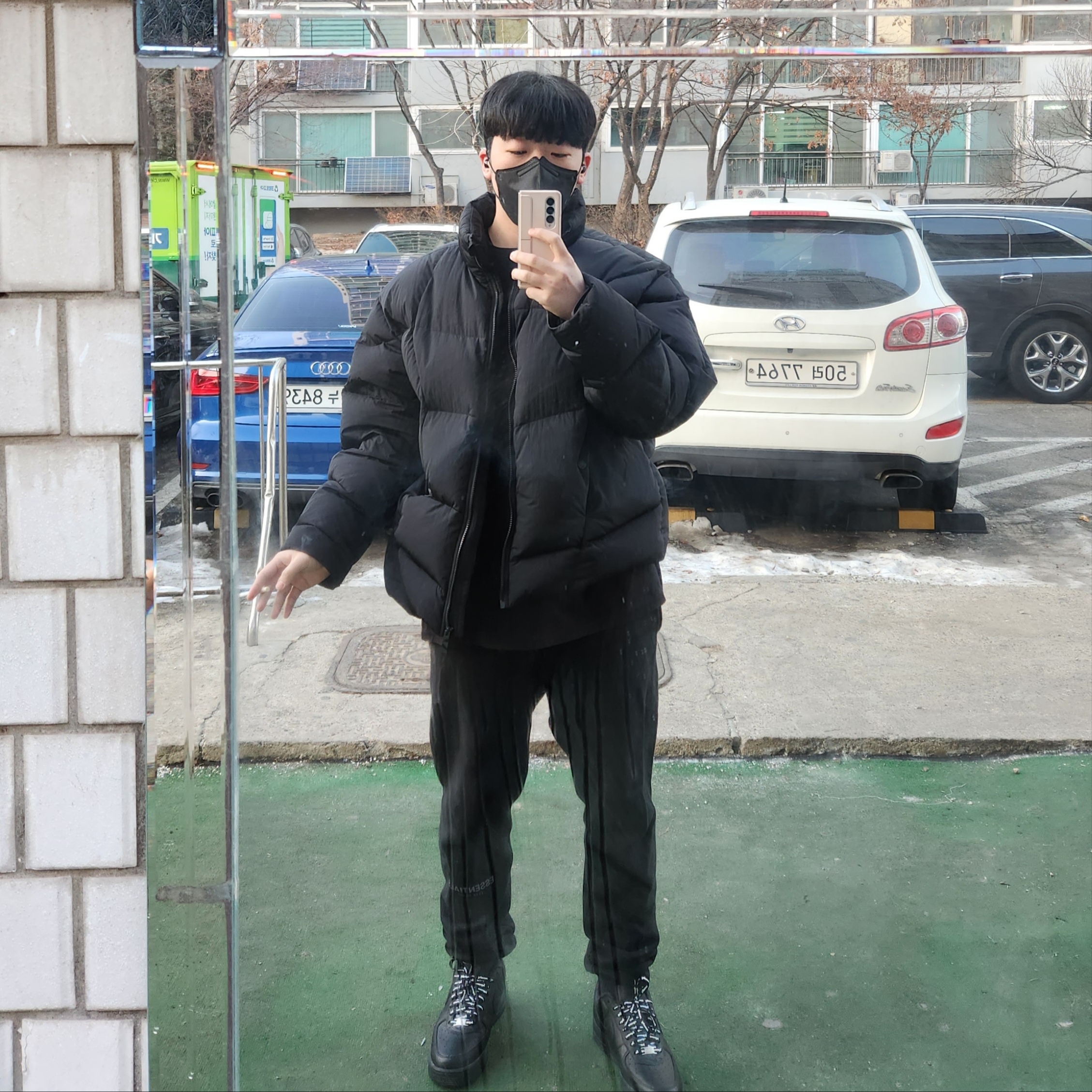 Nike x Supreme Air Force 1 Low Black, Essentials The Core Collection Sweatpants Black 착용 스타일