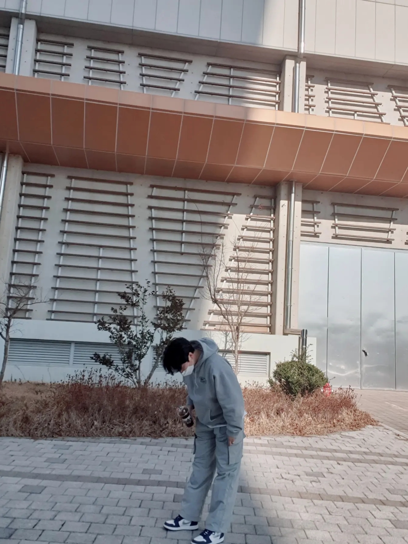 Jordan 1 Retro High OG CO.JP Midnight Navy, Nike x Stussy NRG RA Pullover Hoodie Dark Grey Heather (DJ9488-063) 착용 스타일