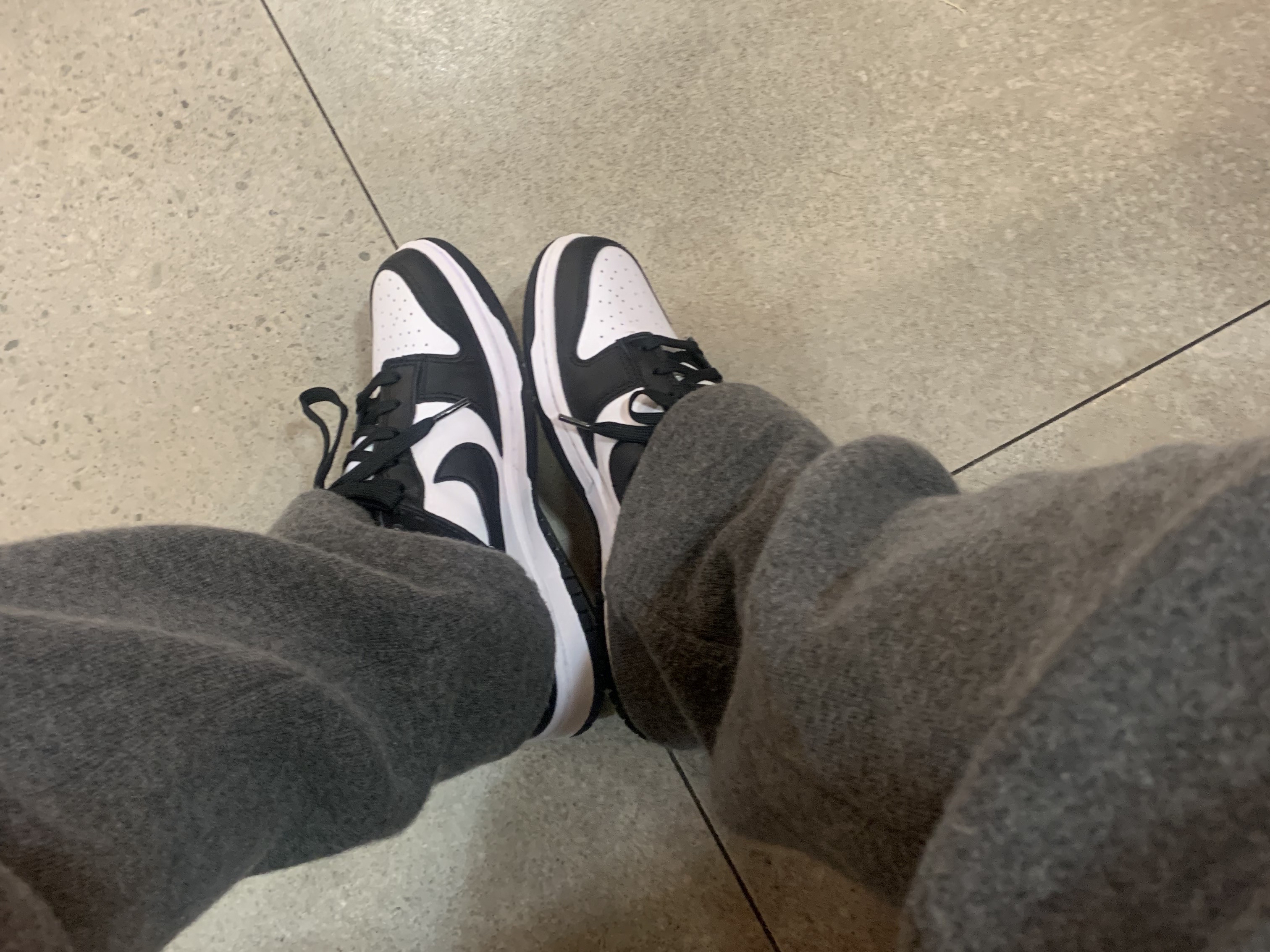 Nike Dunk Low Retro Black 착용 스타일