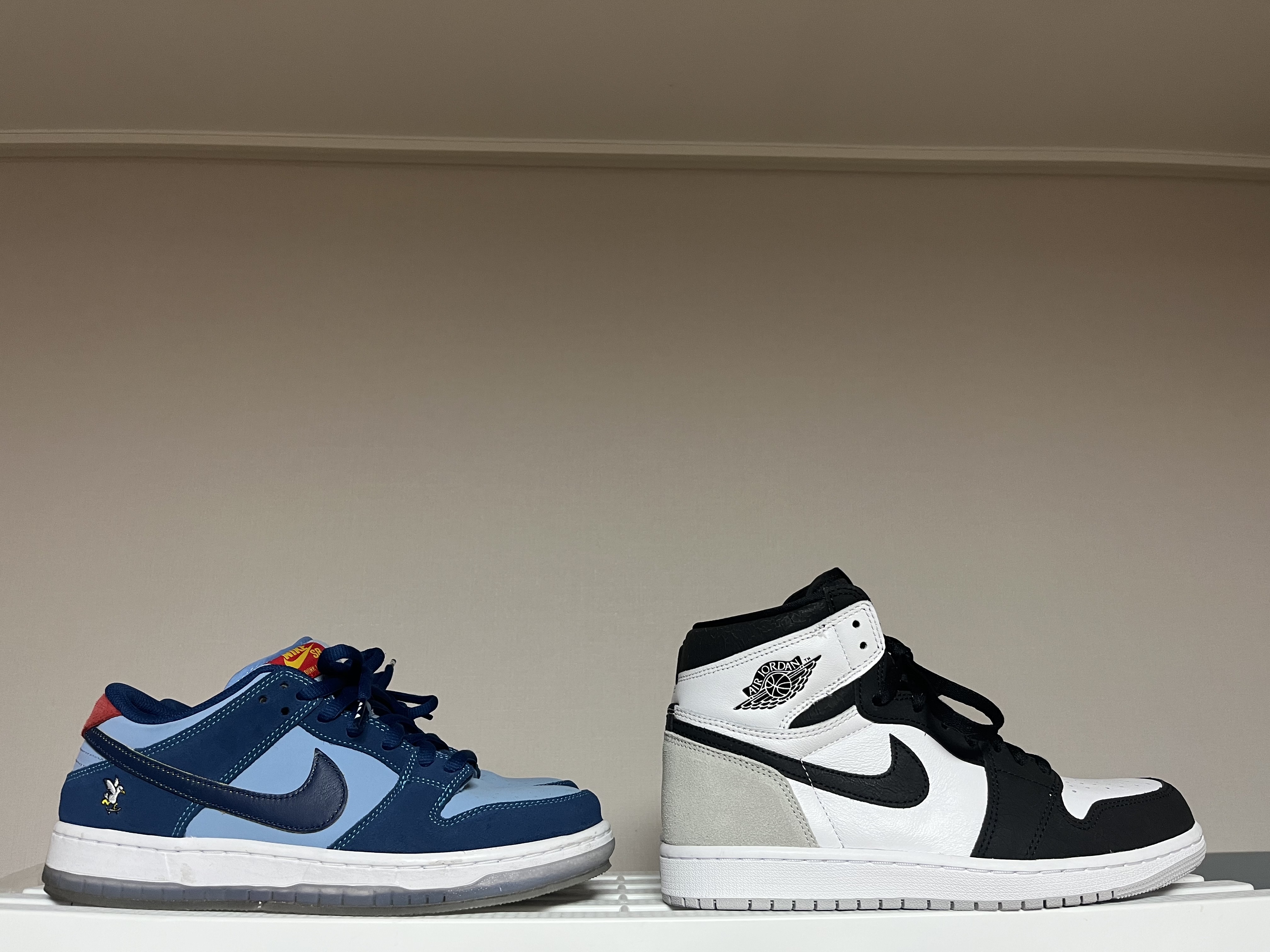 Nike x Why So Sad? SB Dunk Low Pro Coastal Blue, Jordan 1 Retro High OG Bleached Coral 착용 스타일
