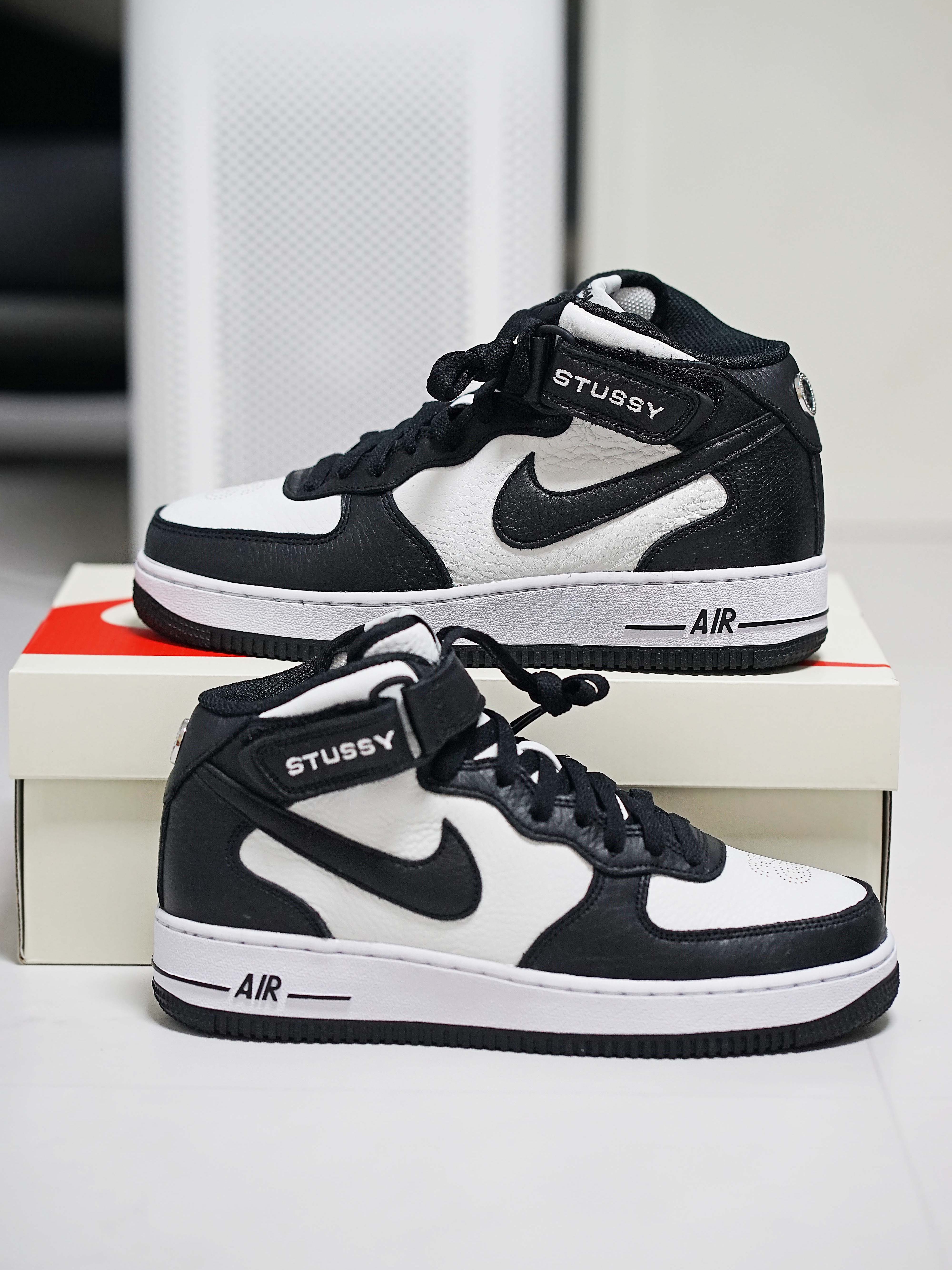Nike x Stussy Air Force 1 '07 Mid SP Black and Light Bone 착용 스타일 - 5