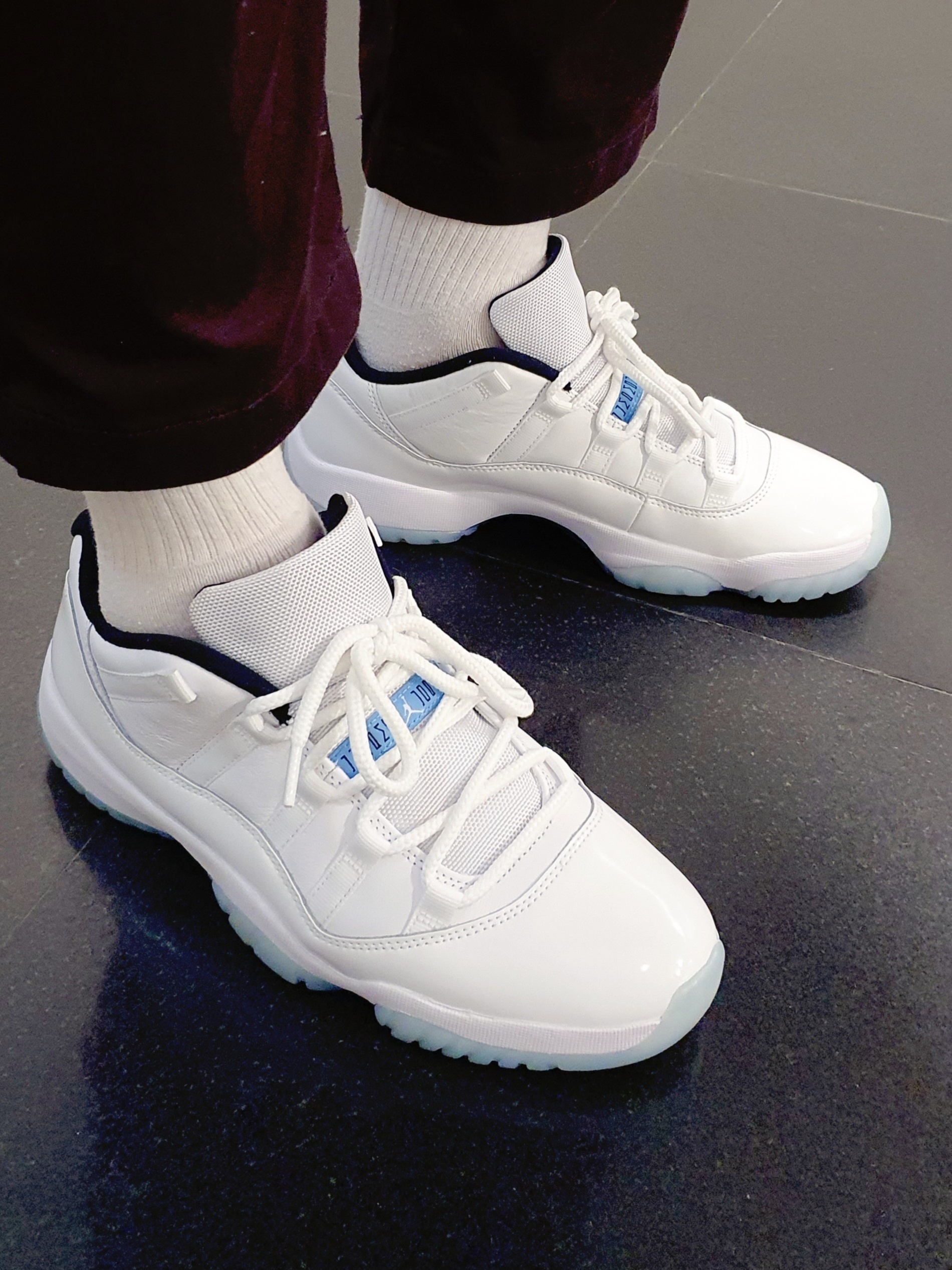 Jordan 11 Retro Low Legend Blue 착용 스타일 - 1