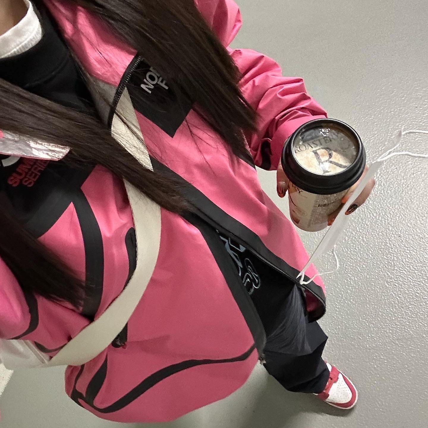 Supreme x The North Face Summit Series Outer Tape Seam Jacket Pink - 21SS, (W) Nike Dunk Low Archeo Pink 착용 스타일 - 2