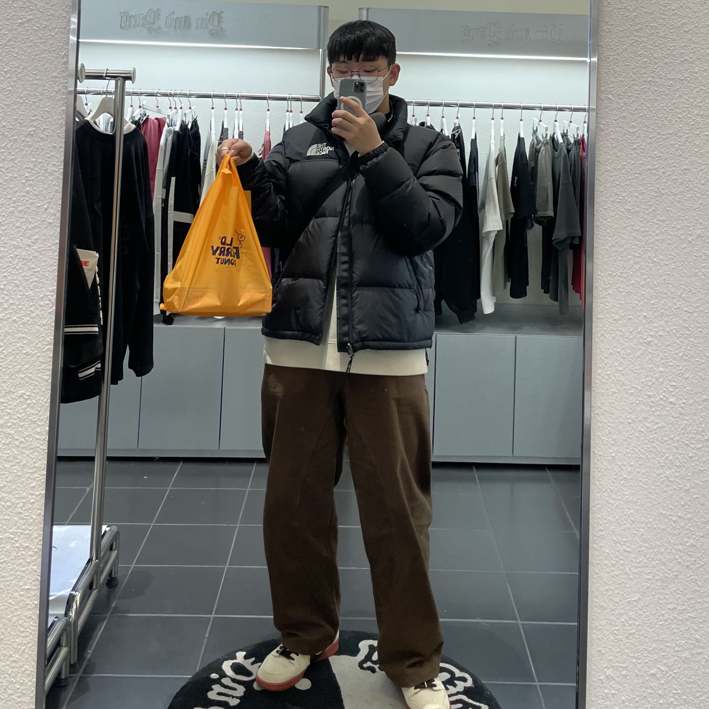 The North Face 1996 Eco Nuptse Jacket Black, Apple AirPods Max Lightning Space Gray (Korean Ver.) 착용 스타일 - 2