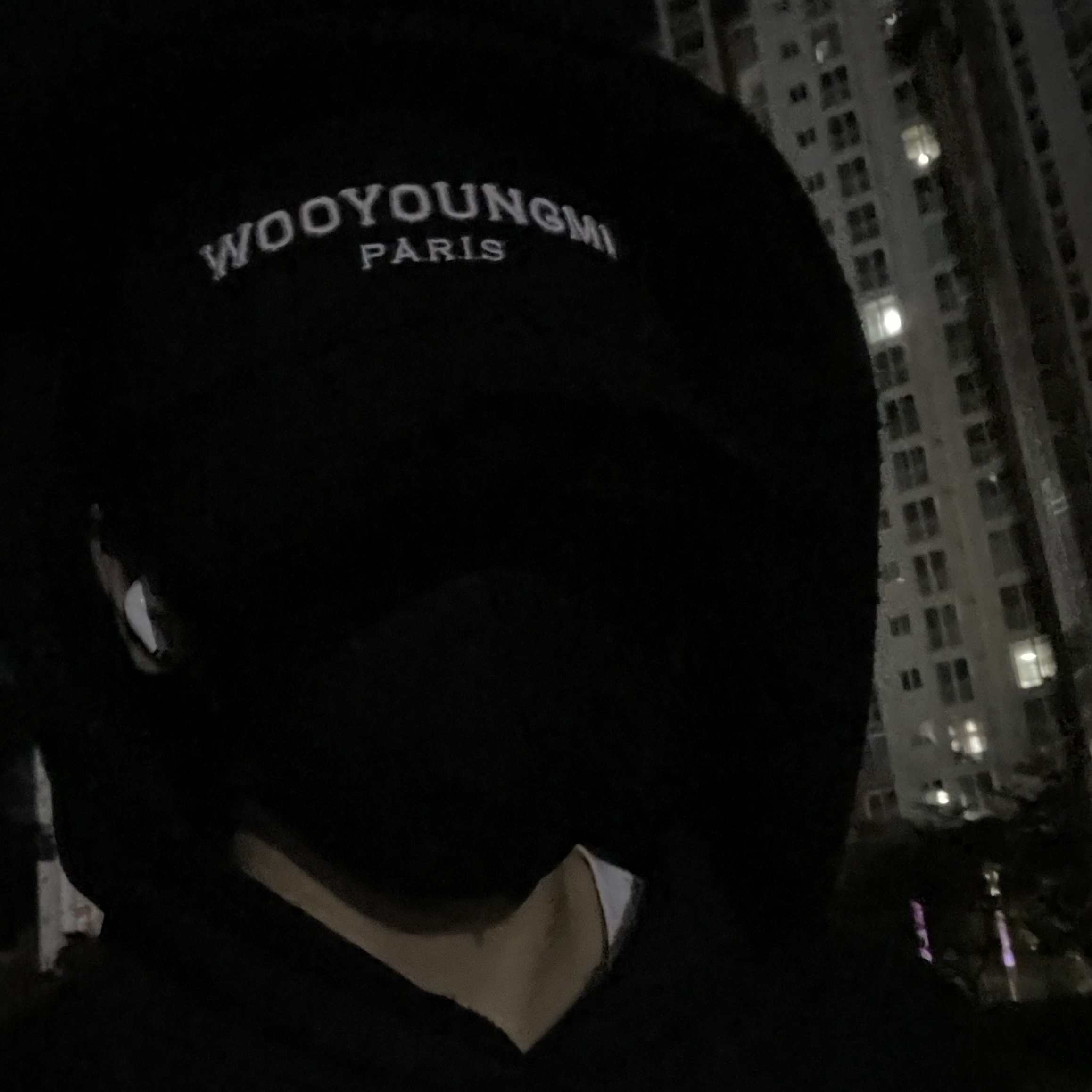 Wooyoungmi White Embroidered Logo Ball Cap Black 착용 스타일