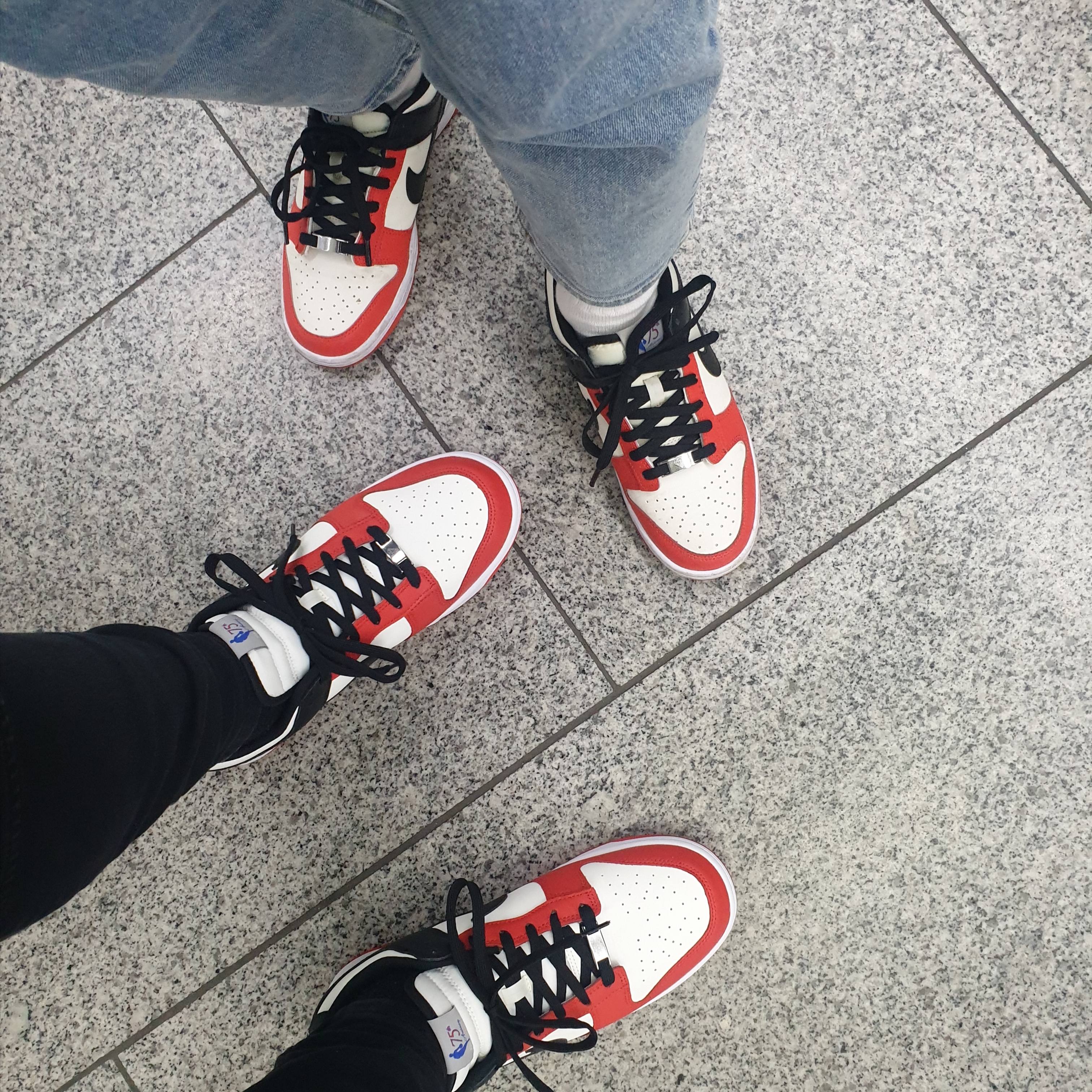 (GS) Nike x NBA Dunk Low Black and Chile Red, Nike x NBA Dunk Low Retro EMB Black and Chile Red 착용 스타일 - 2