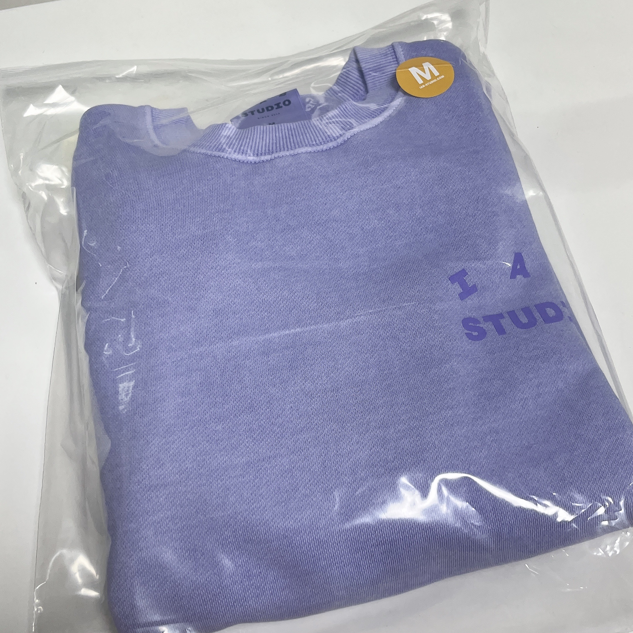 IAB Studio Pigment Sweatshirt & Mini Bag Lavender 착용 스타일