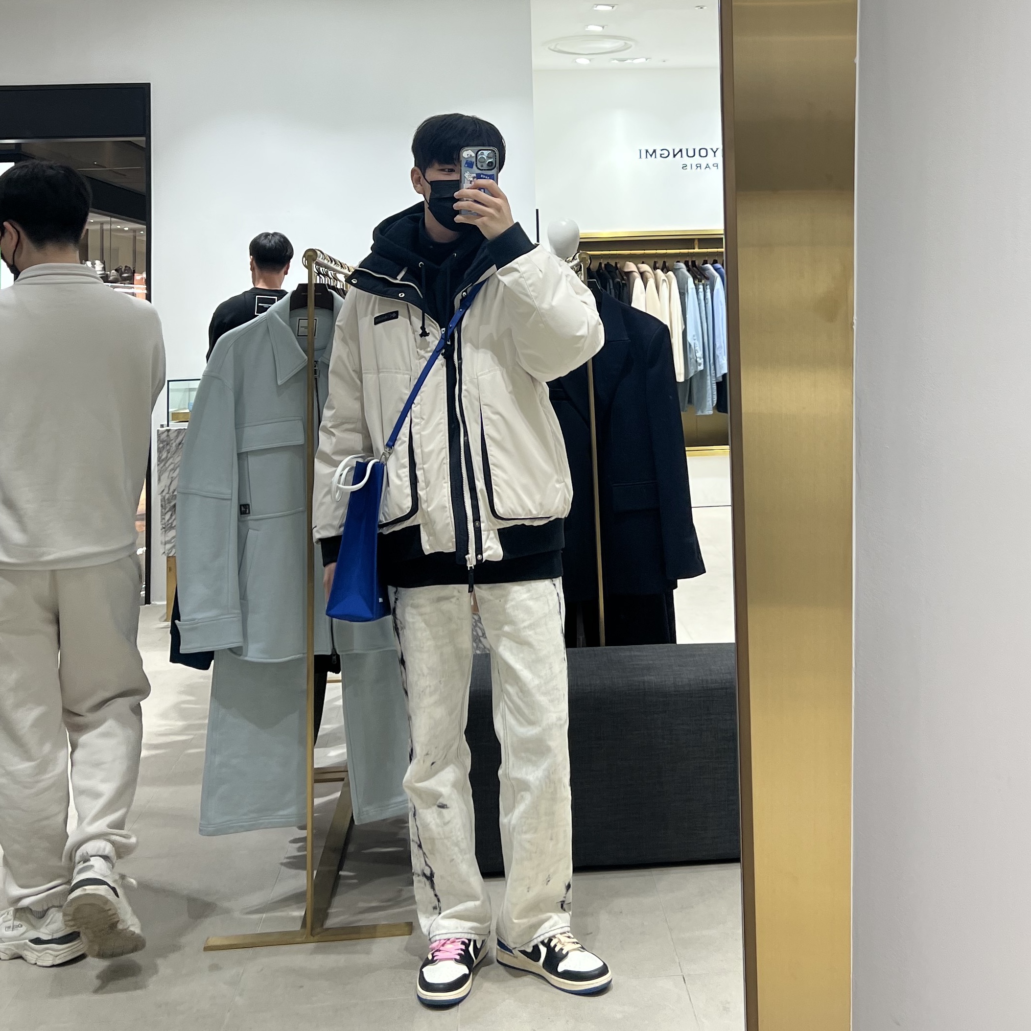 Ader Error Shopper Bag Z-Blue, Jordan 1 x Travis Scott x Fragment Retro Low OG SP Military Blue 착용 스타일