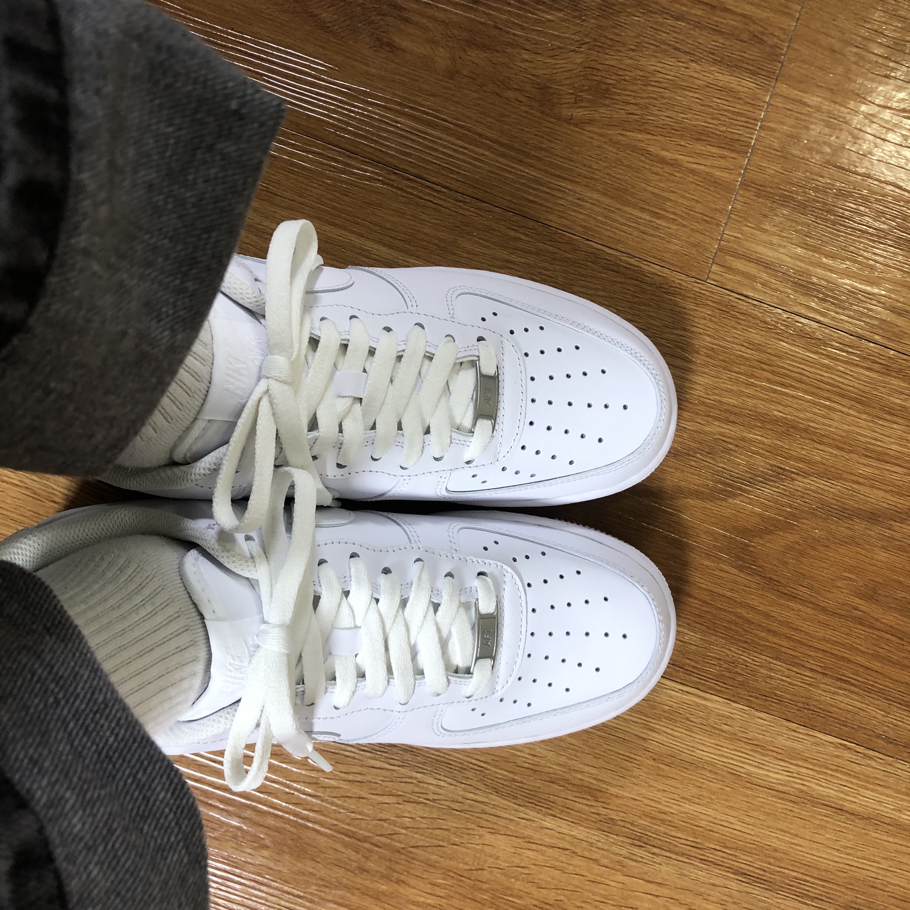 Nike Air Force 1 '07 Low White 착용 스타일 - 3