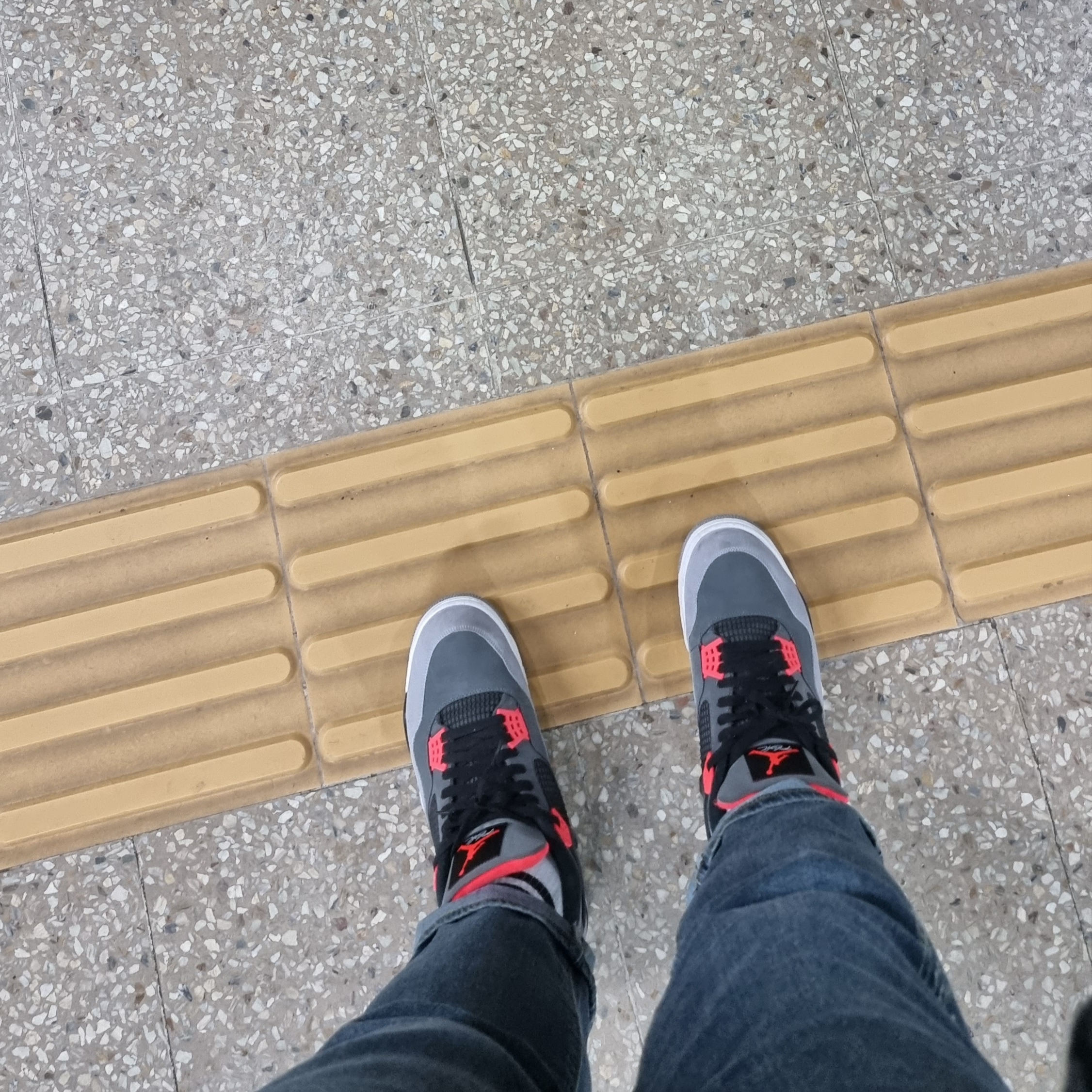 Jordan 4 Retro Infrared 착용 스타일