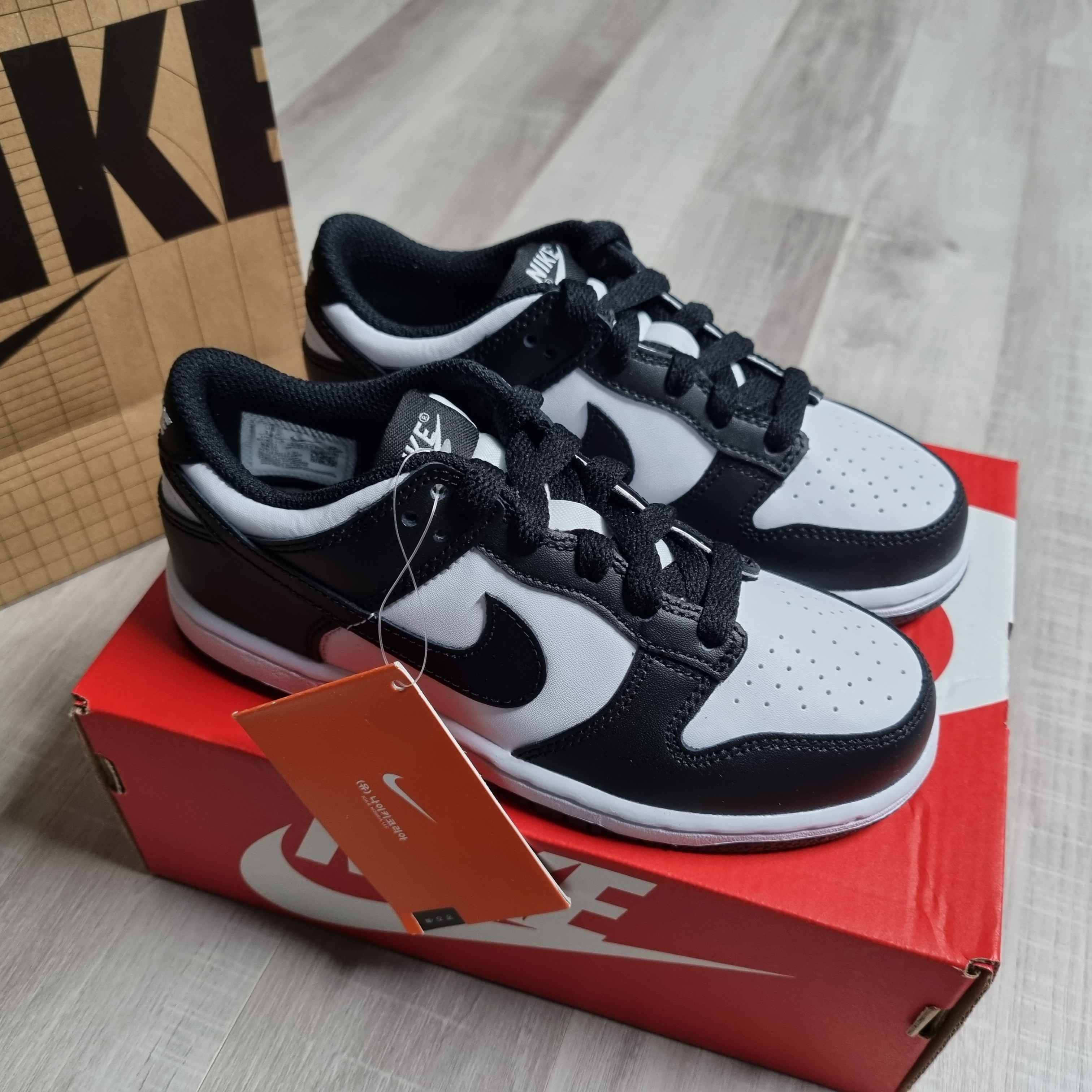 (GS) Nike Dunk Low Black 착용 스타일