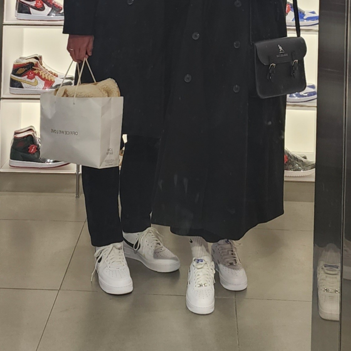 (W) Nike Air Force 1 Low '07 LX Chrome Luxe, Nike Air Force 1 '07 LV8 2 Have a Nike Day 착용 스타일 - 4