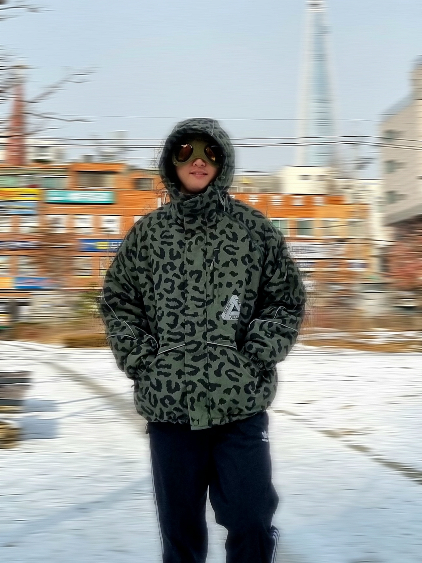 Palace x C.P. Company Goggle P-Cap Olive - 22FW, Palace M-Tech Hooded Jacket Olive Cheetah - 22FW 착용 스타일