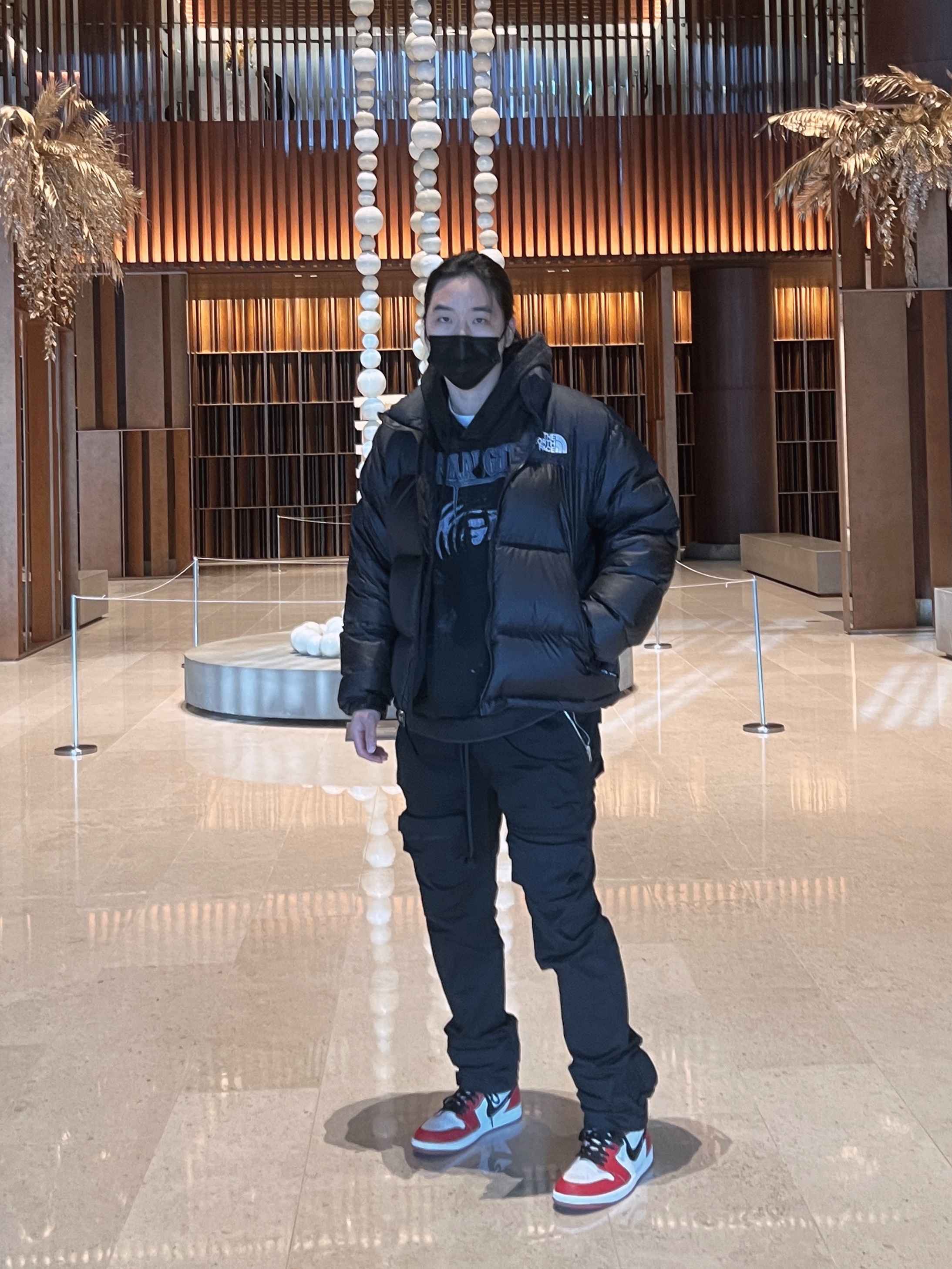 The North Face 1996 Eco Nuptse Jacket Black, Jordan 1 Retro High OG Chicago 2022 착용 스타일