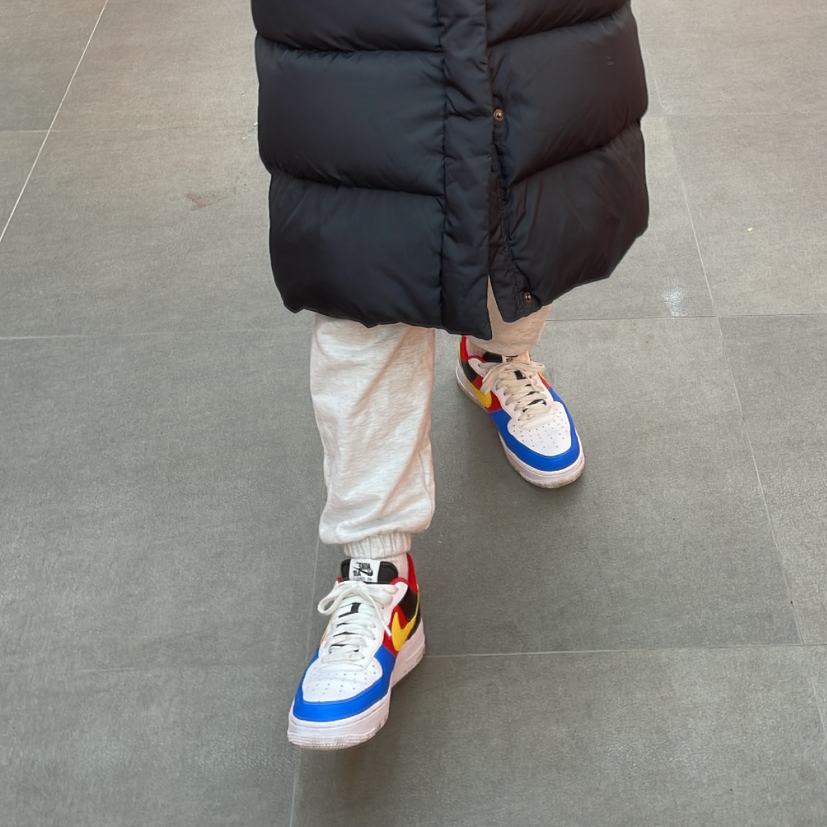 Nike x UNO Air Force 1 '07 QS White Yellow Zest 착용 스타일