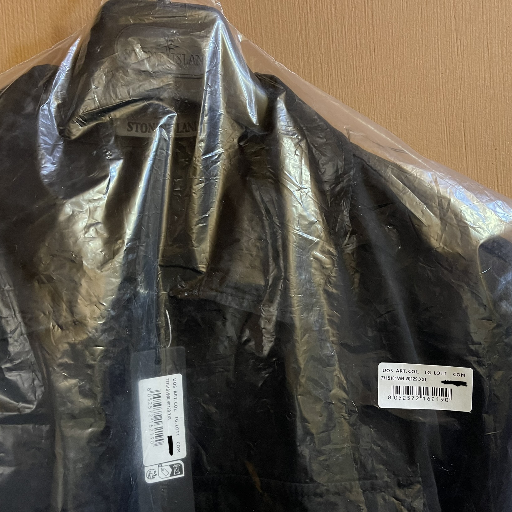Stone Island 101WN Brushed Cotton Canvas T.CO+OLD Overshirt Black - 22FW 착용 스타일 - 1
