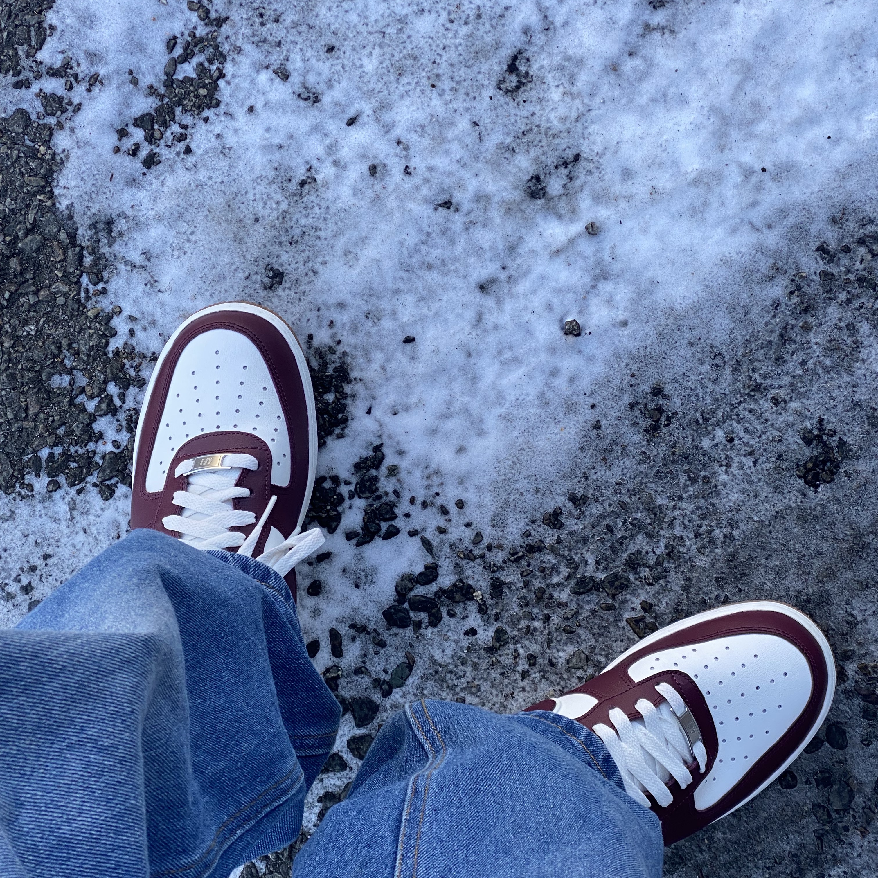 Nike Air Force 1 '07 LV8 Night Maroon 착용 스타일