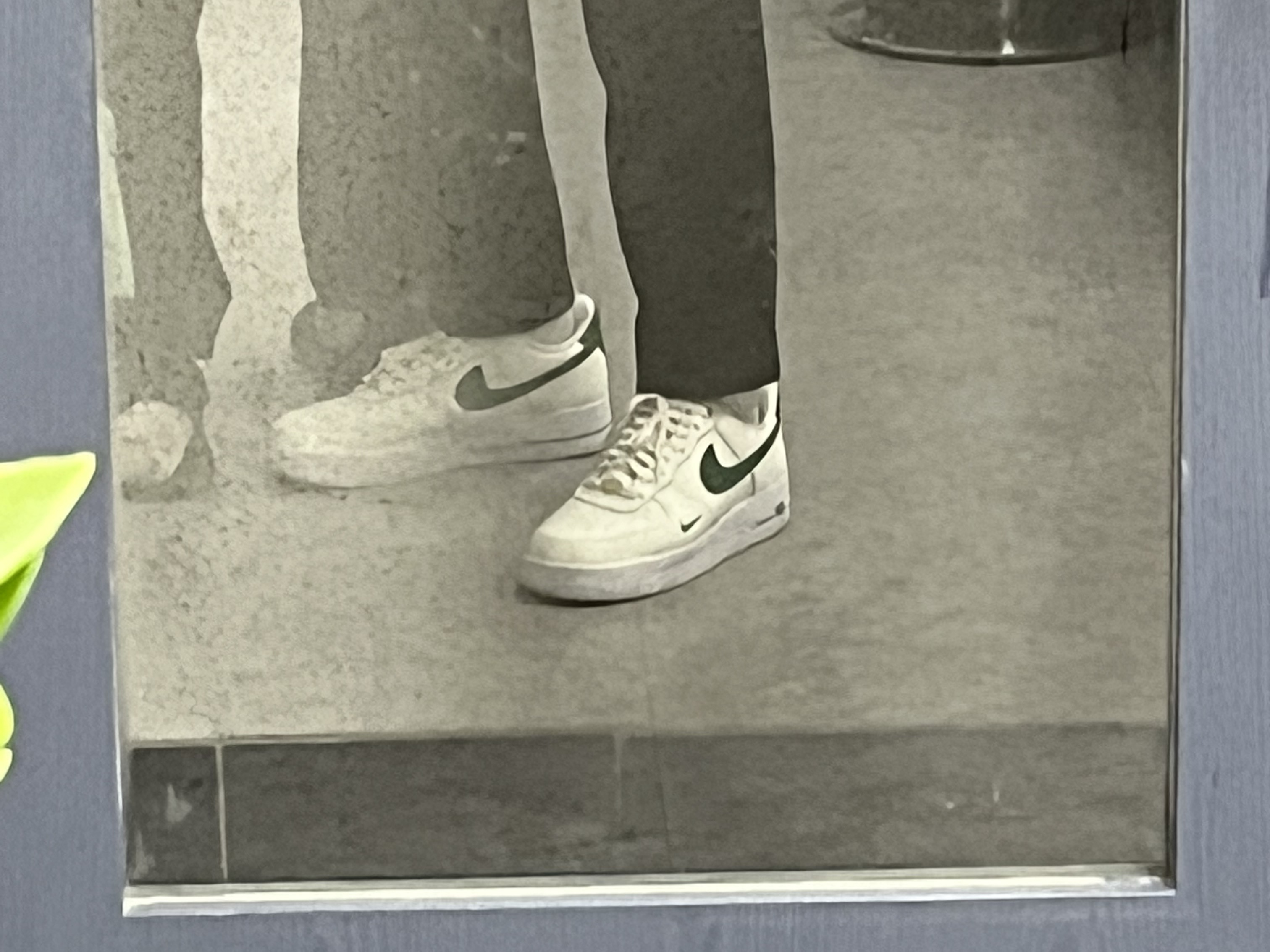 Nike Air Force 1 '07 LV8 40th Anniversary Join Forces Sail Malachite 착용 스타일 - 1