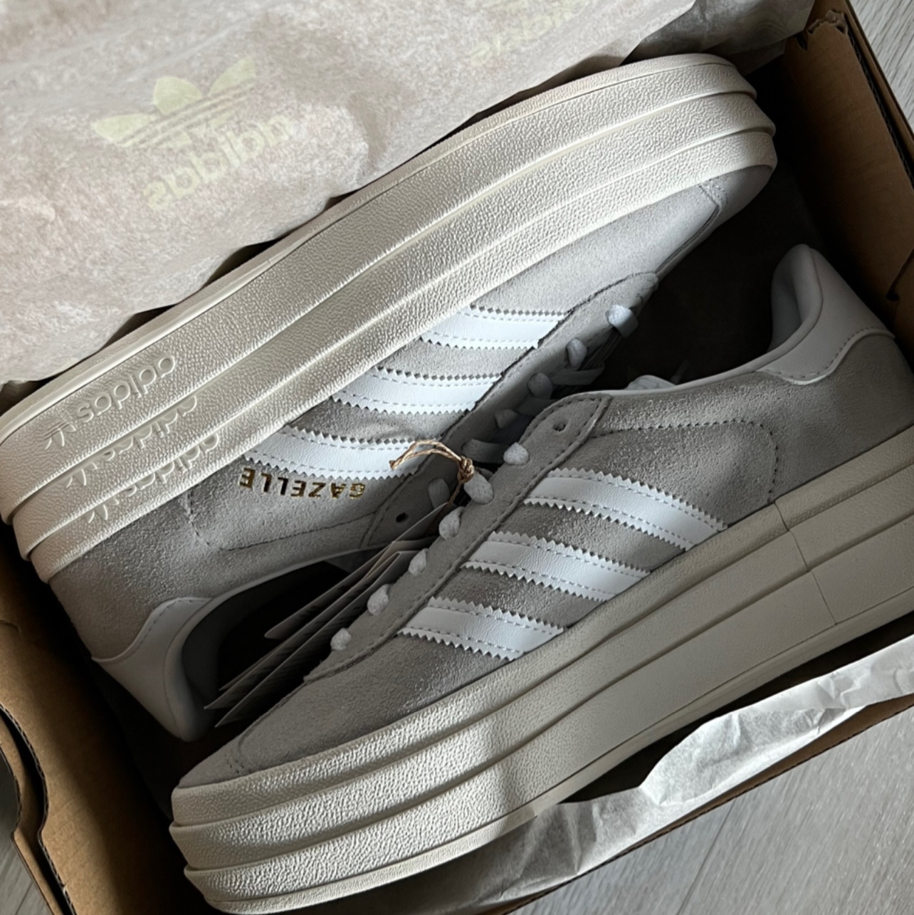 (W) Adidas Gazelle Bold Grey Cloud White 착용 스타일