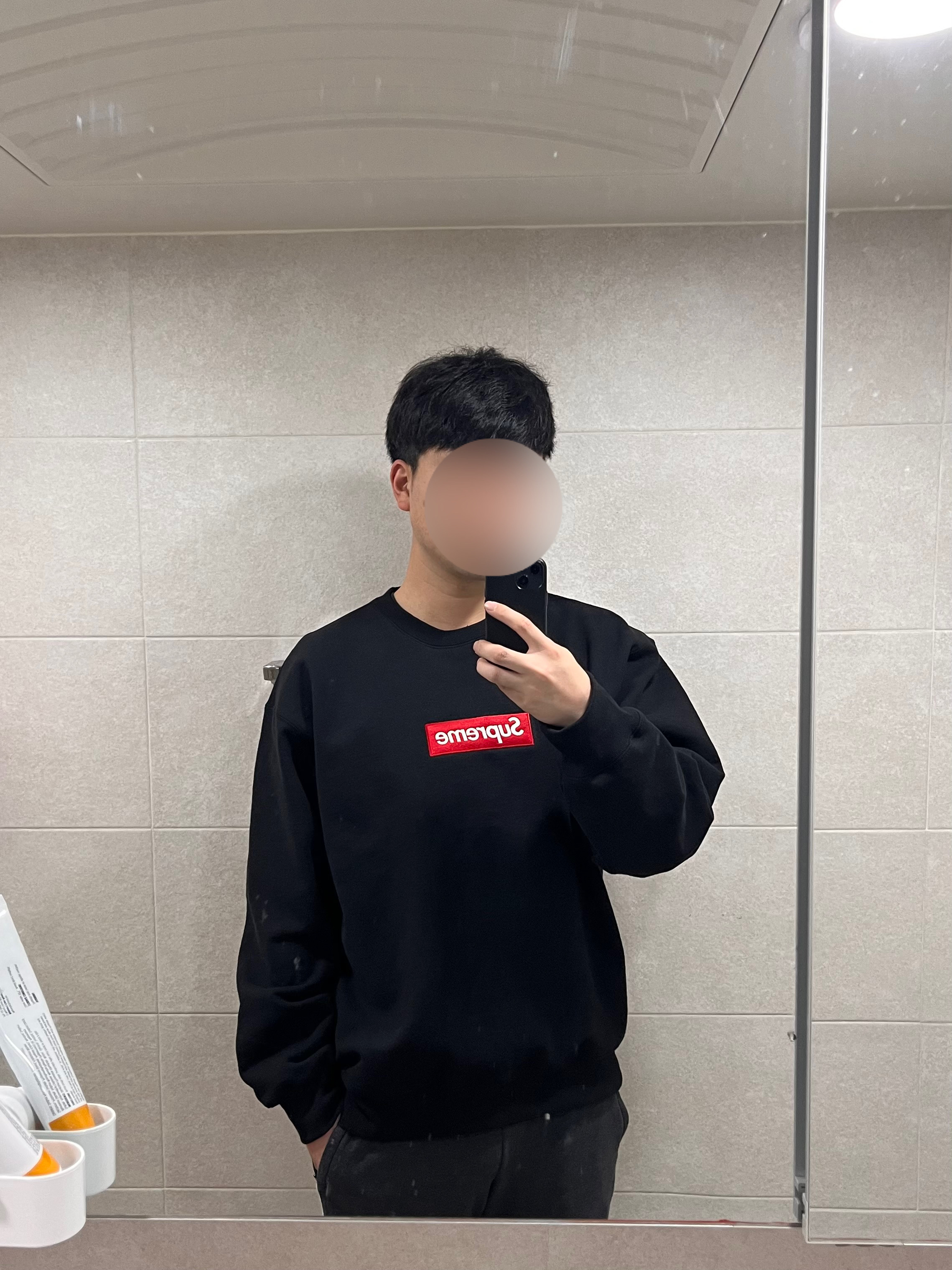 Supreme Box Logo Crewneck Black - 22FW 착용 스타일 - 1