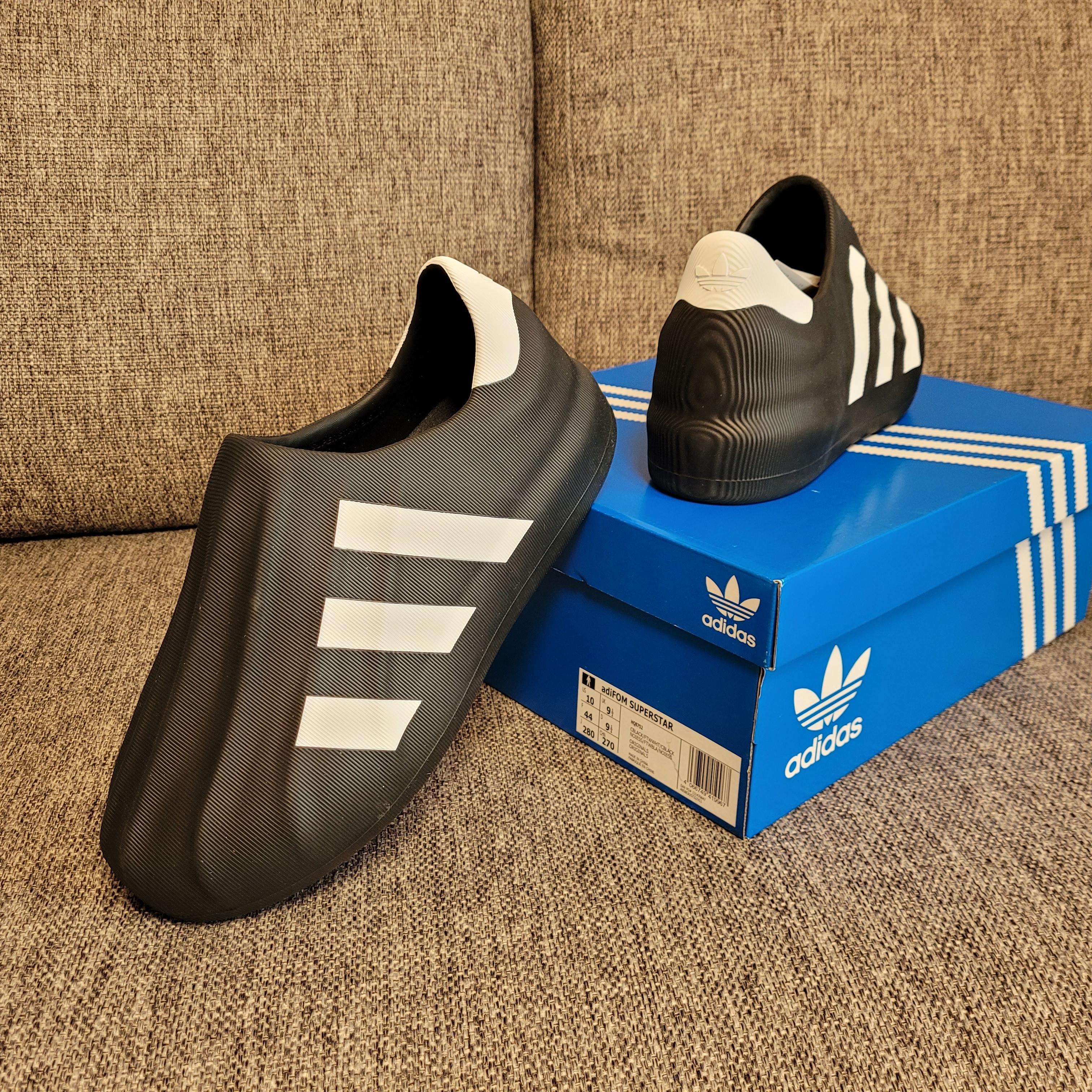 Adidas Adifom Superstar Core Black Cloud White 착용 스타일 - 4