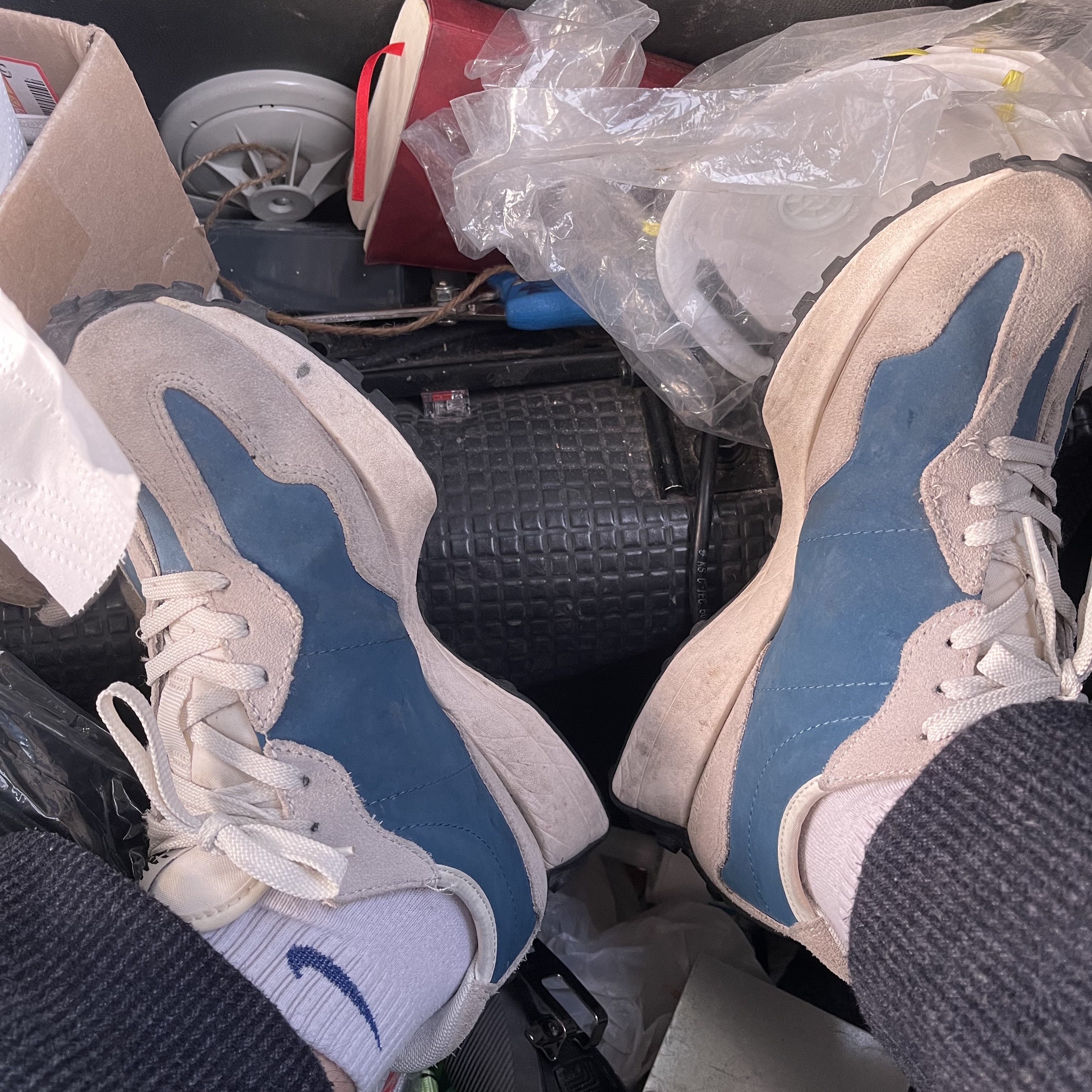 New Balance 327 Rain Cloud 착용 스타일