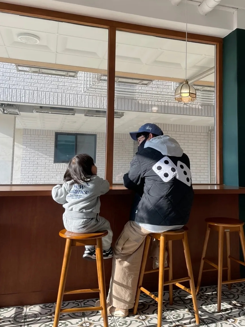 Stussy Dice Quilted Liner Jacket Black, Stussy Chenille S Low Pro Cap Blue 착용 스타일 - 1